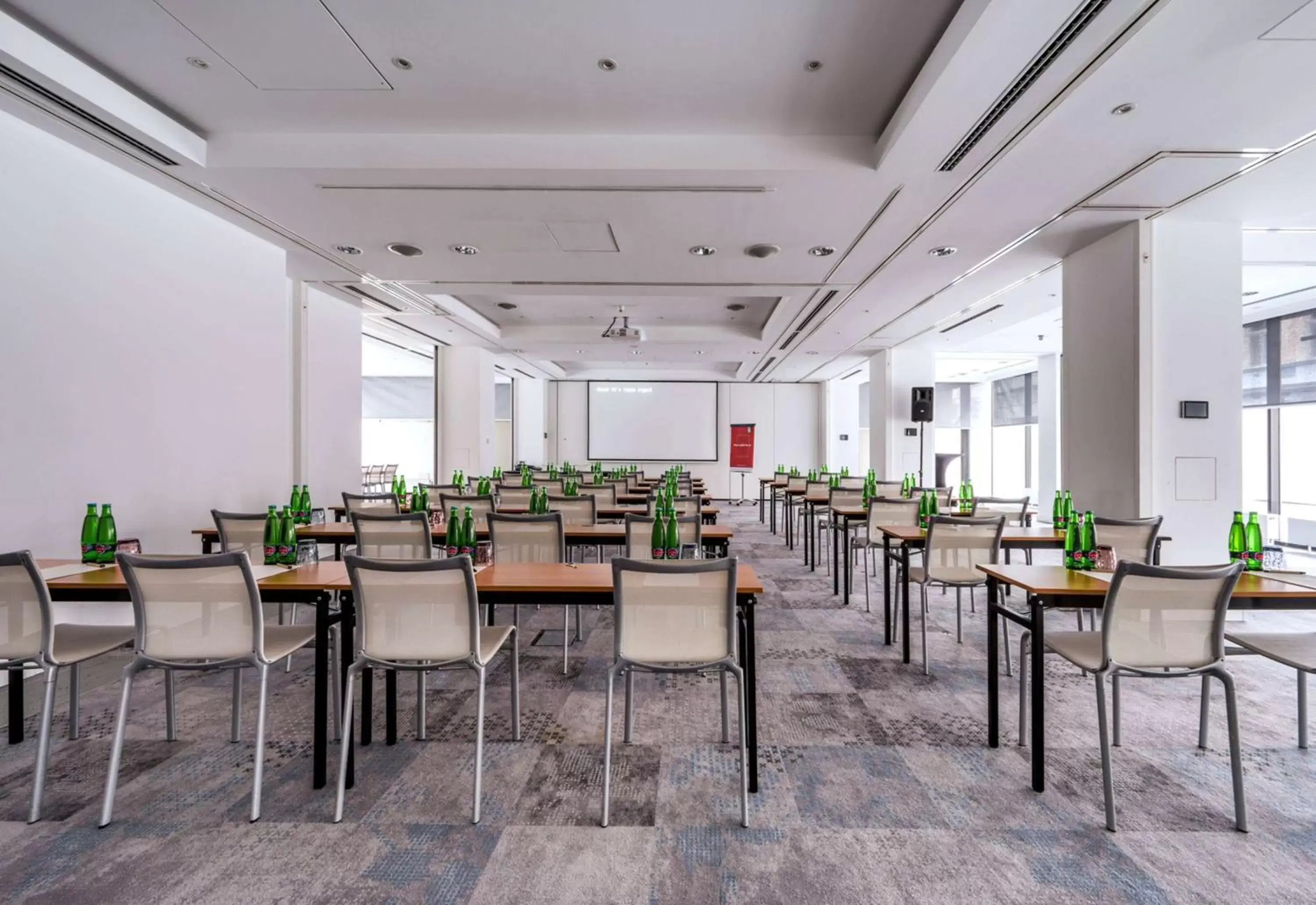 Meeting/conference room, Restaurant/Places to Eat in Vienna House by Wyndham Andel's Prague