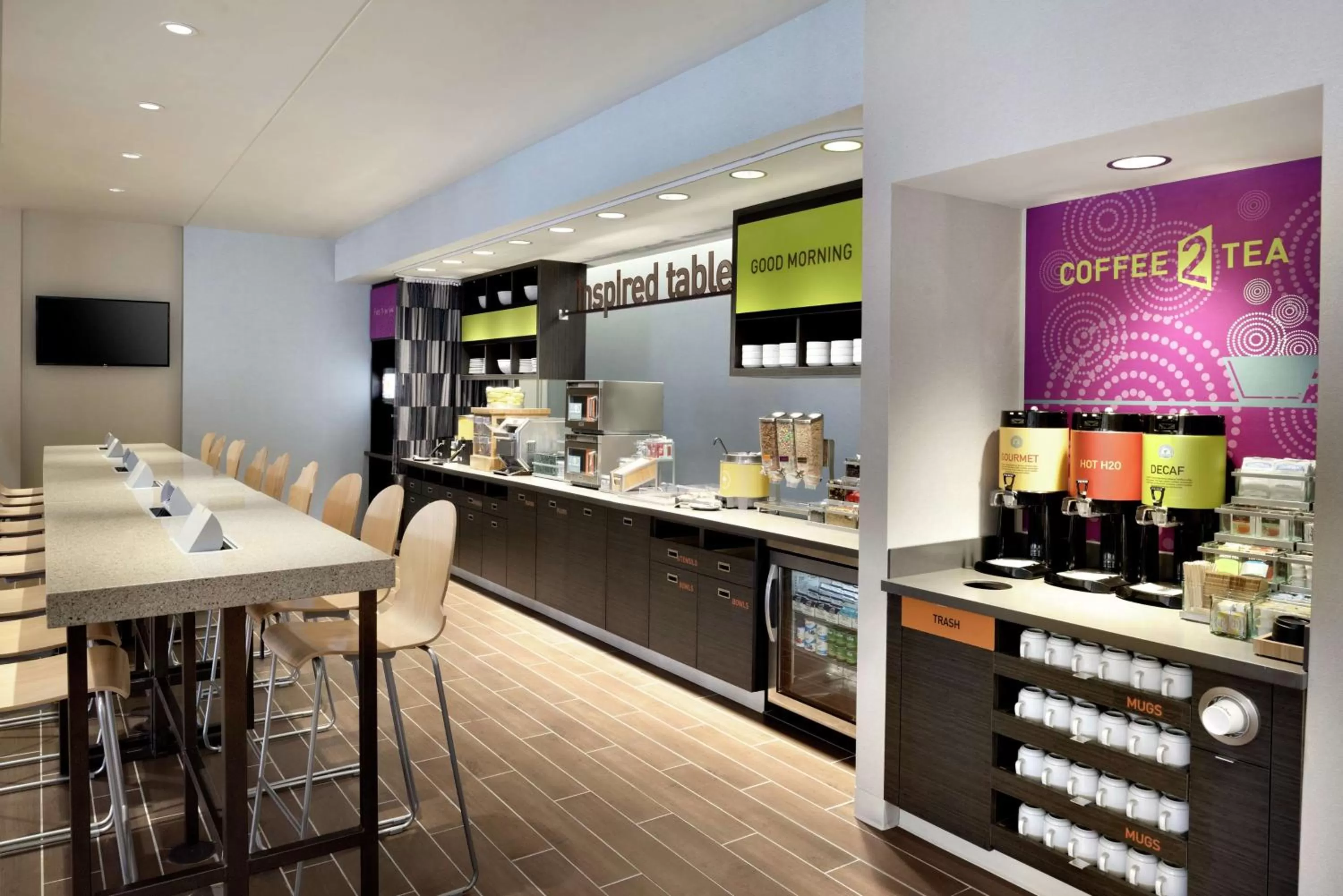 Dining area in Home2 Suites by Hilton Cleveland Independence