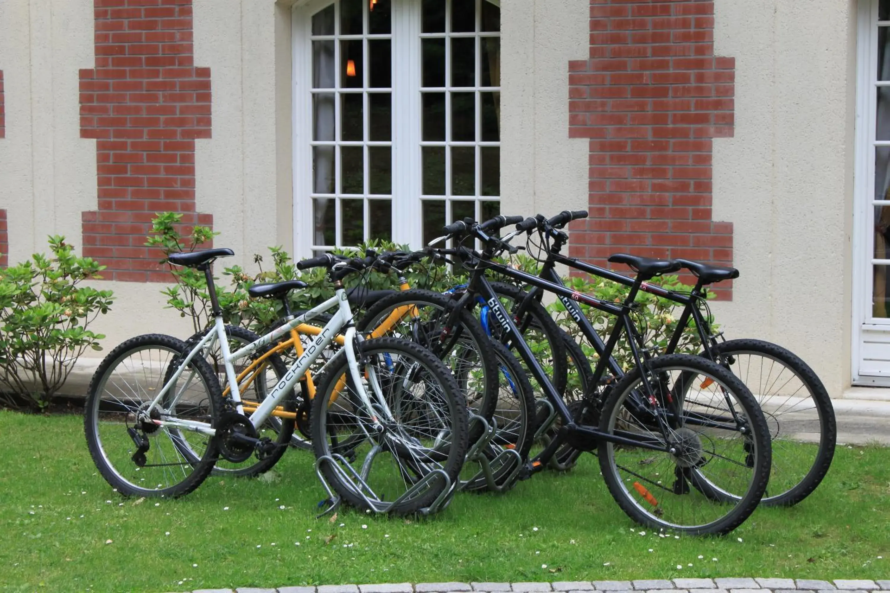 Other, Biking in Le Château de la Tour