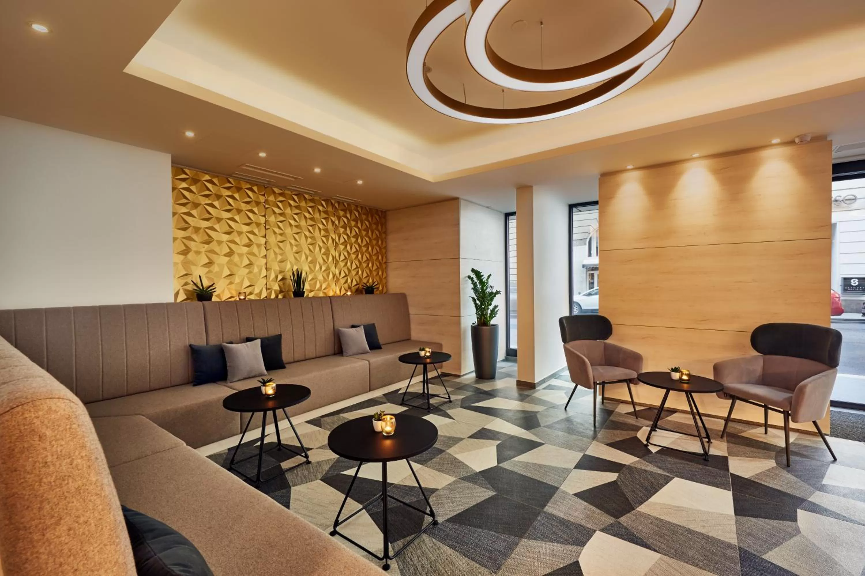 Lobby or reception in H+ Hotel Wien