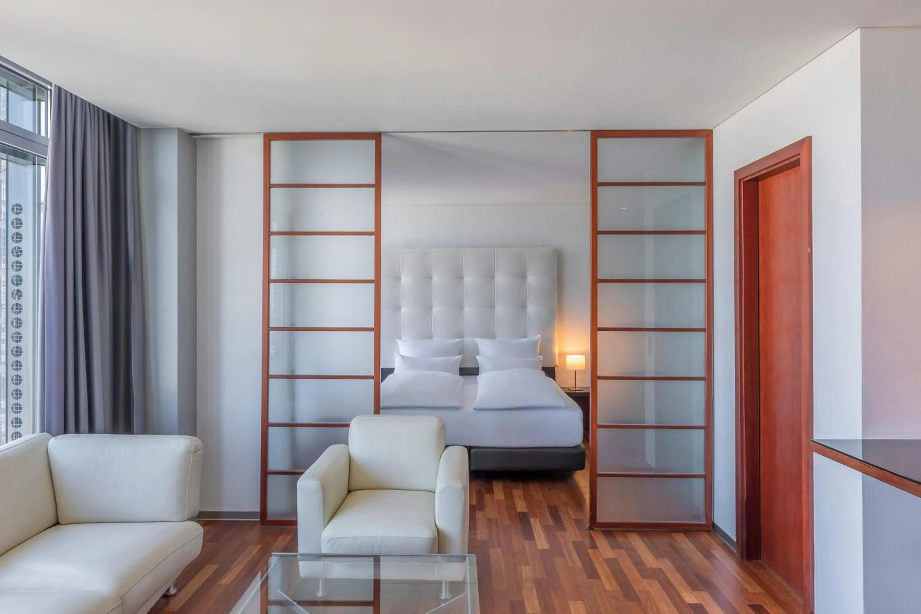 Bed in INNSiDE by Meliá Frankfurt Eurotheum