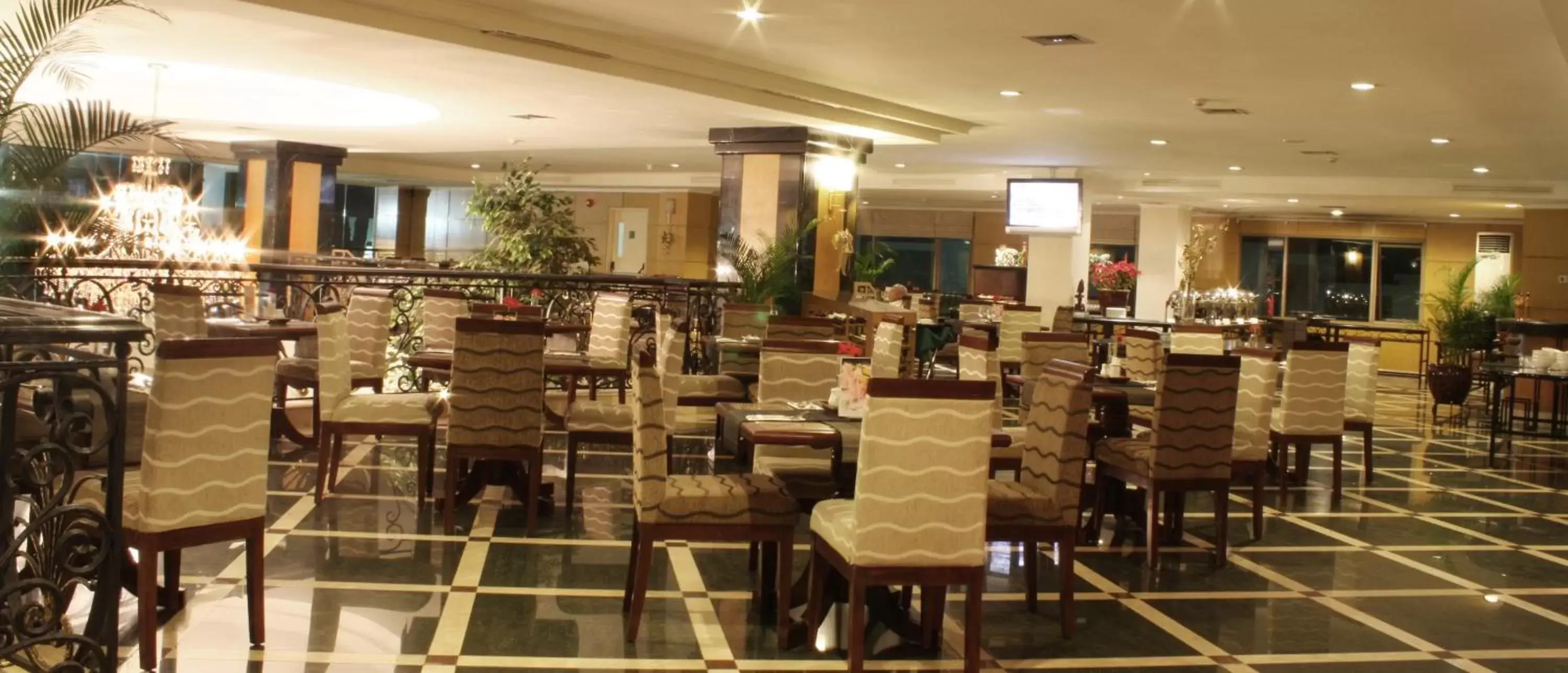 Breakfast, Restaurant/Places to Eat in ASTON Tropicana Hotel Bandung