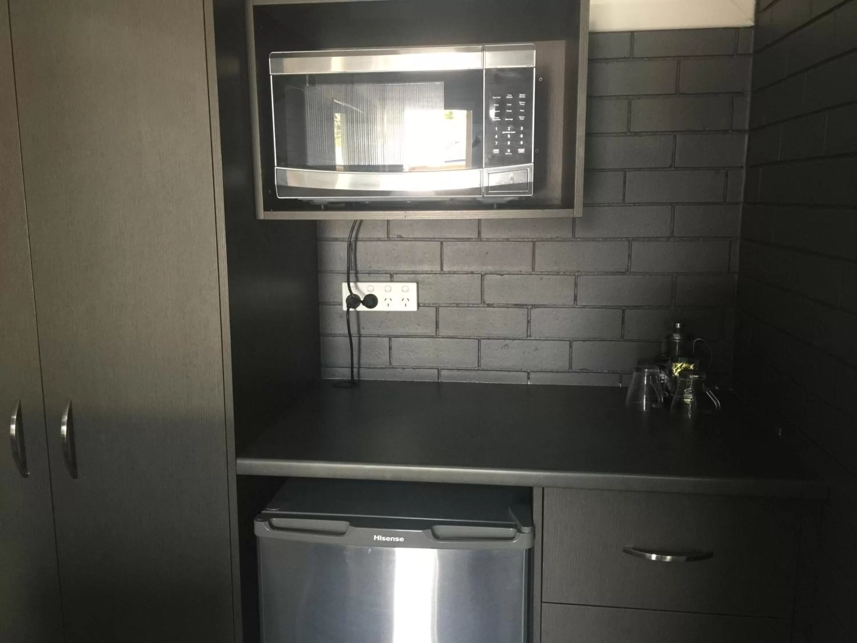 Kitchen or kitchenette in Blue Violet Motor Inn