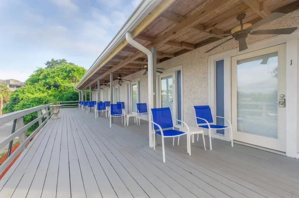 Balcony/Terrace in Darien Dockside Inn