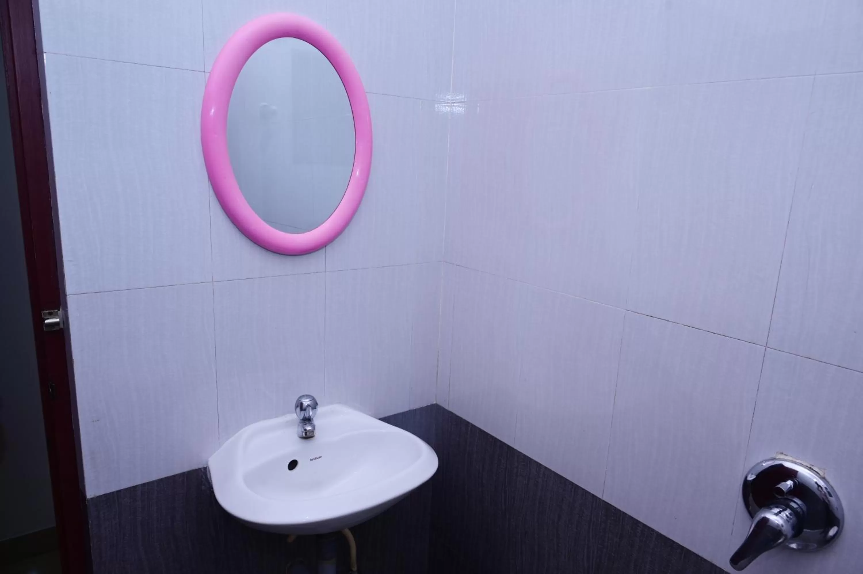 Bathroom in Hotel Stay Shine