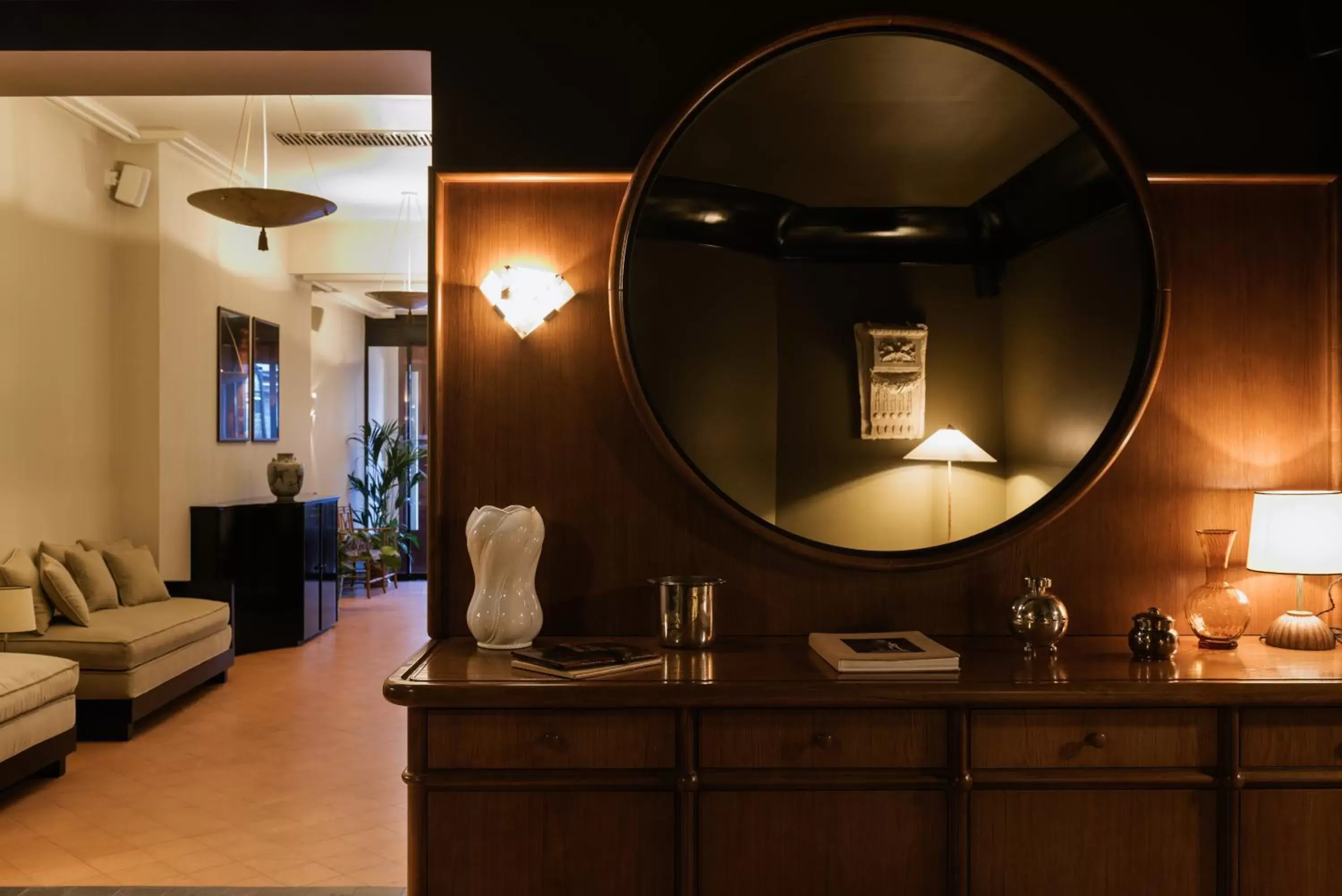 Lobby or reception, Bathroom in Hotel Rochechouart - Orso Hotels