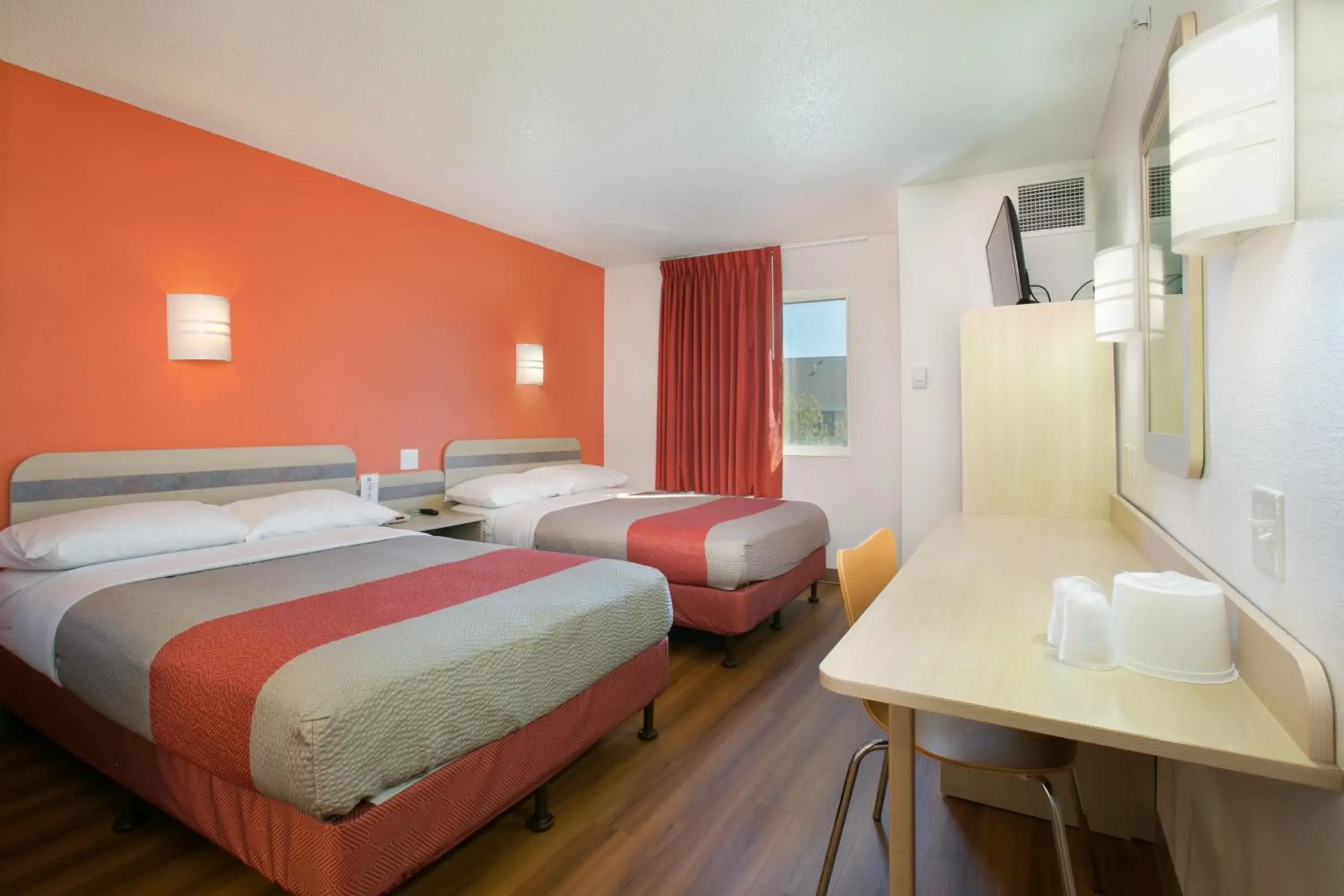 Bedroom, Bed in Motel 6-Brooklyn Center, MN - Minneapolis Bedroom, Bed in Motel 6-Brooklyn Center, MN - Minneapolis