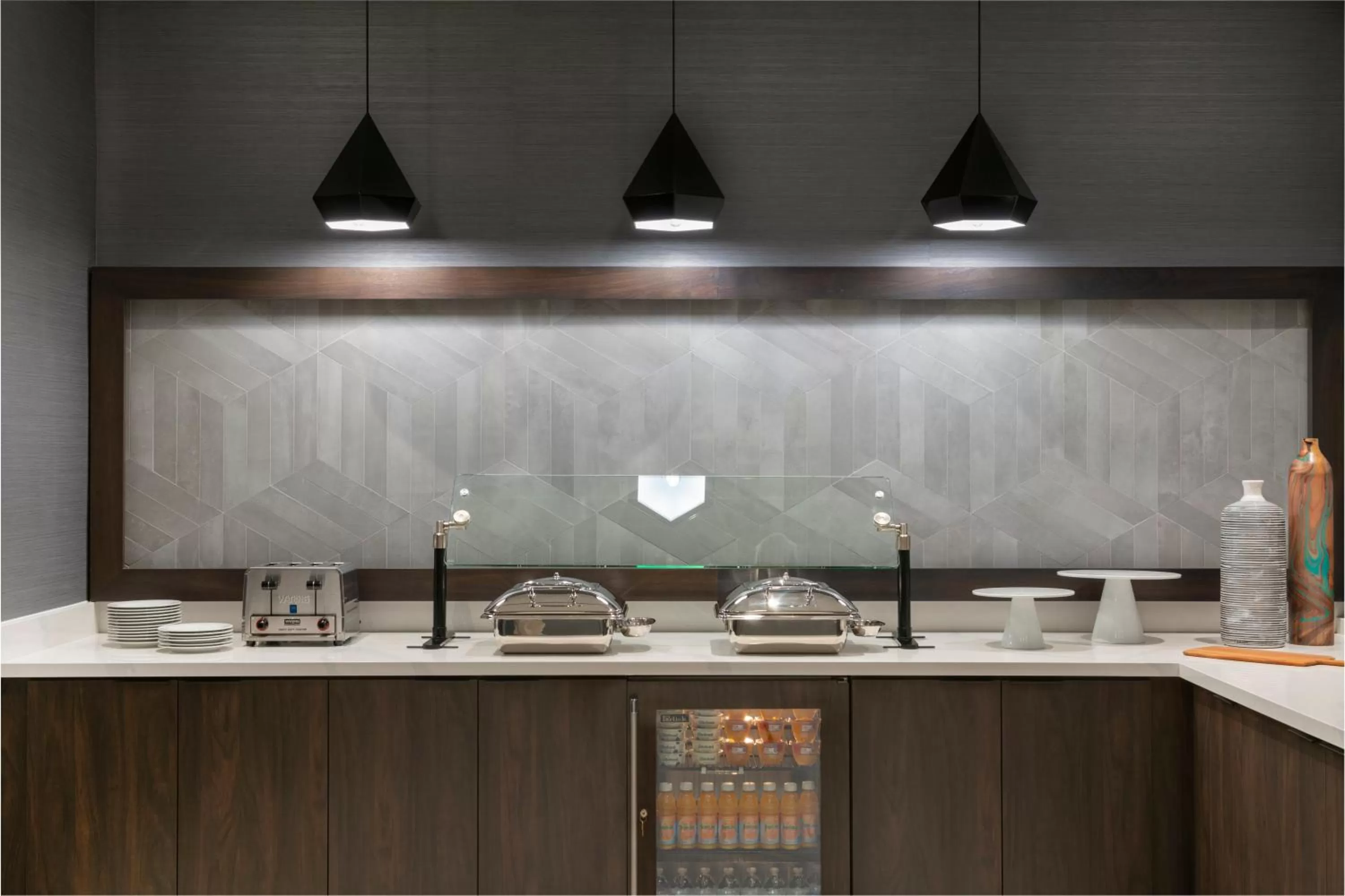 Restaurant/places to eat in Holiday Inn Express - Boston Logan Airport - Revere by IHG