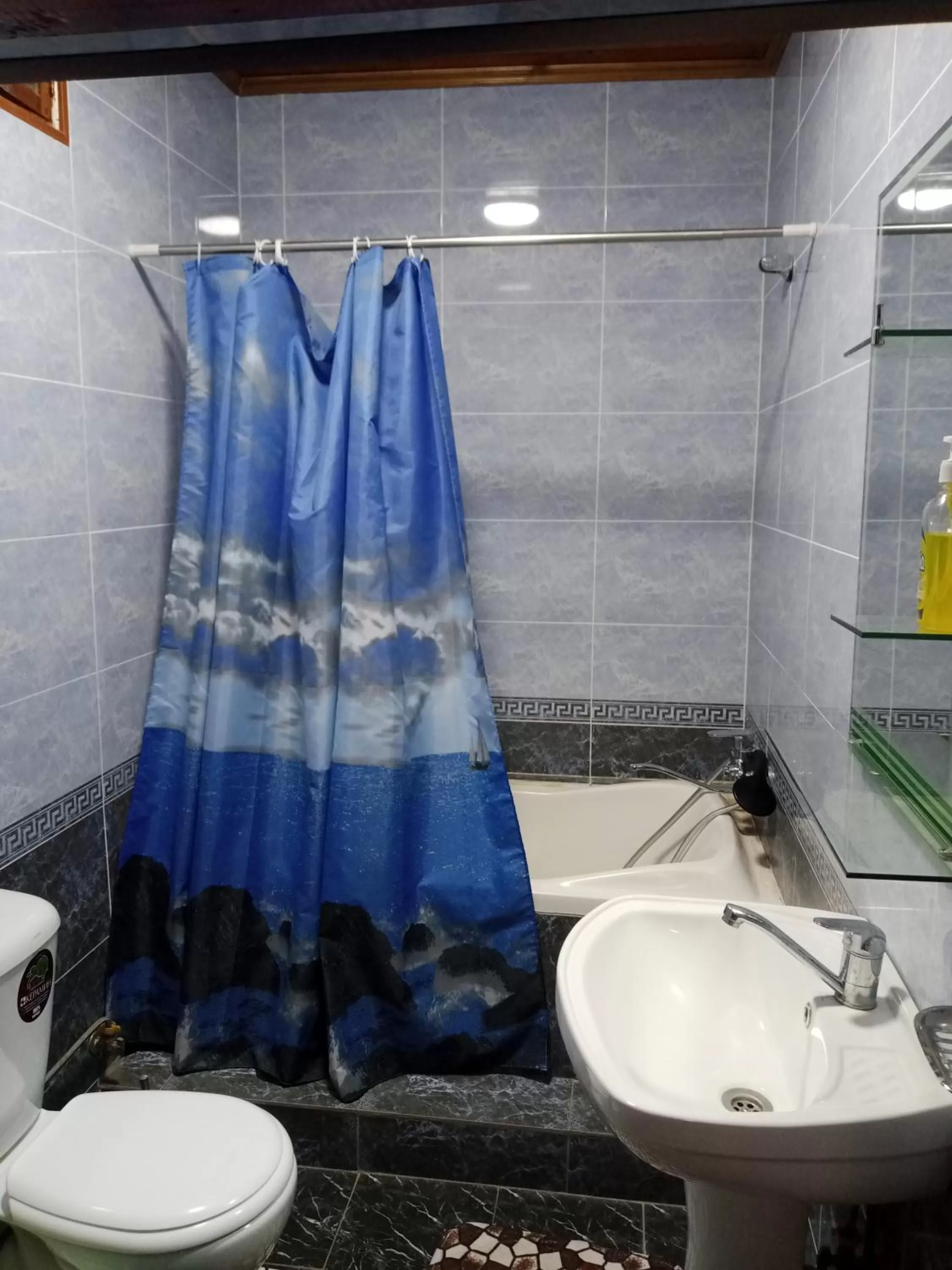 Shower in Best Hotel Nasriddin Navruz 1 Minut way till Old City