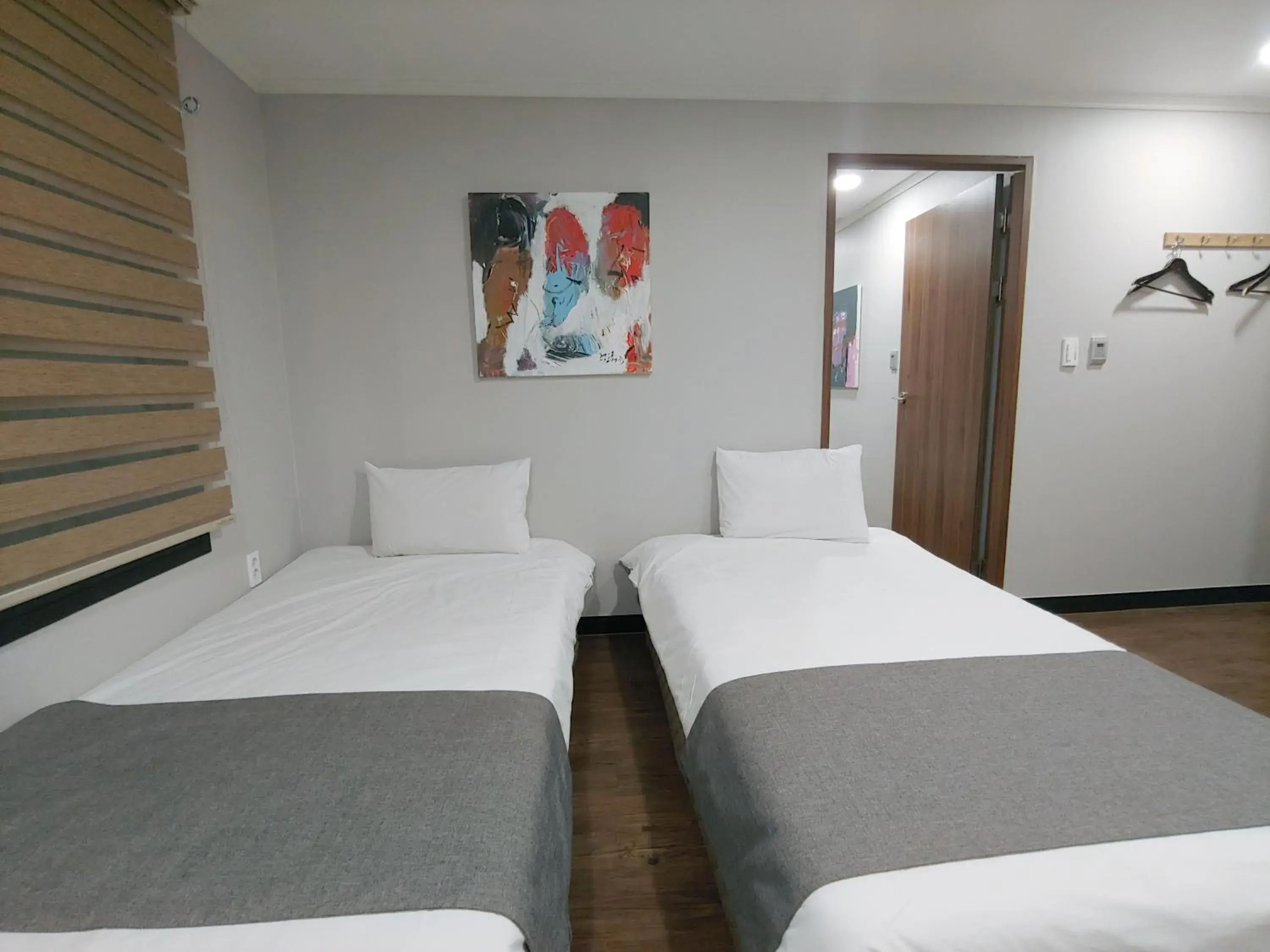 Bed in Hotel Tong Yeondong Jeju Bed in Hotel Tong Yeondong Jeju