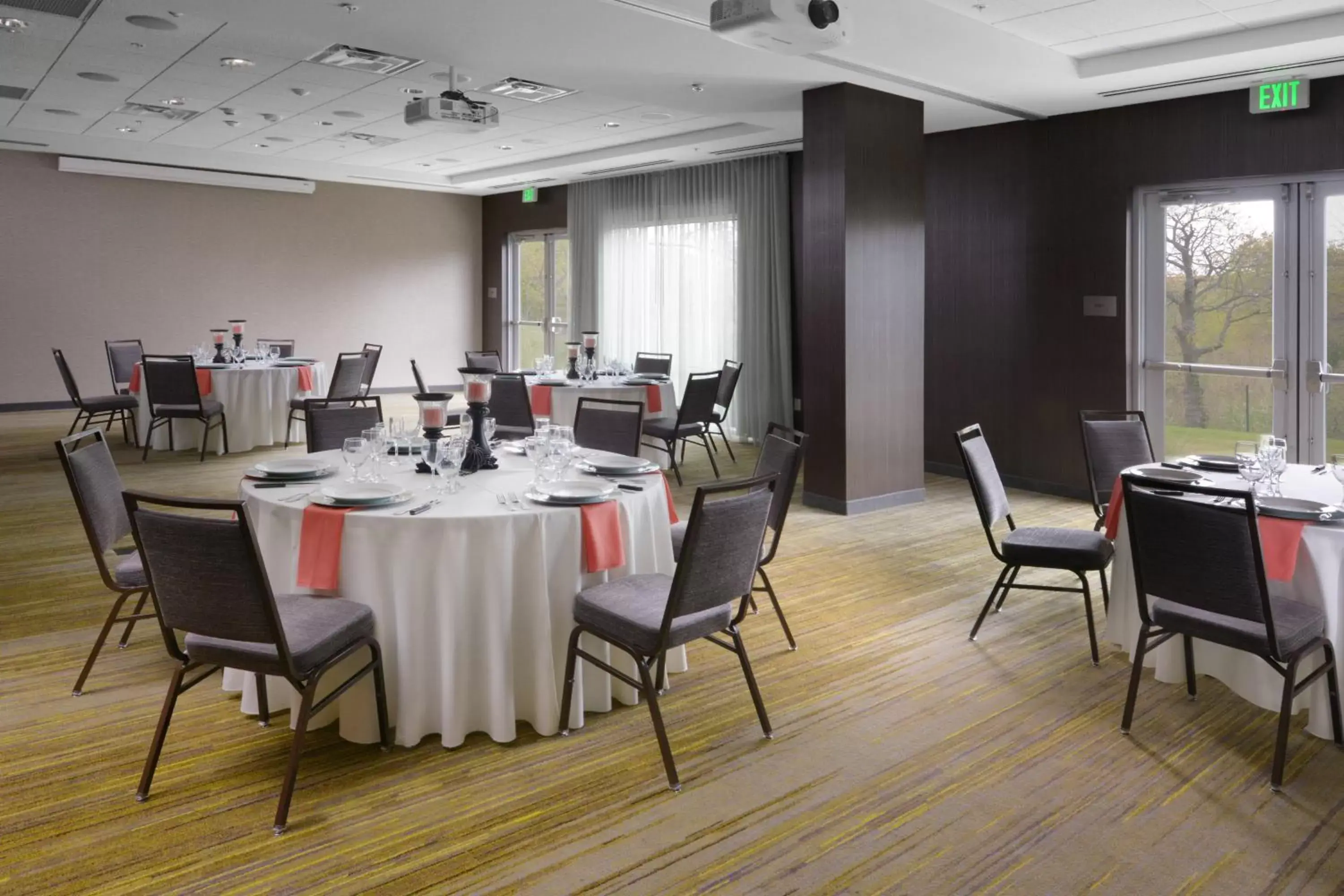 Meeting/conference room, Restaurant/Places to Eat in Courtyard by Marriott Dallas Plano/The Colony