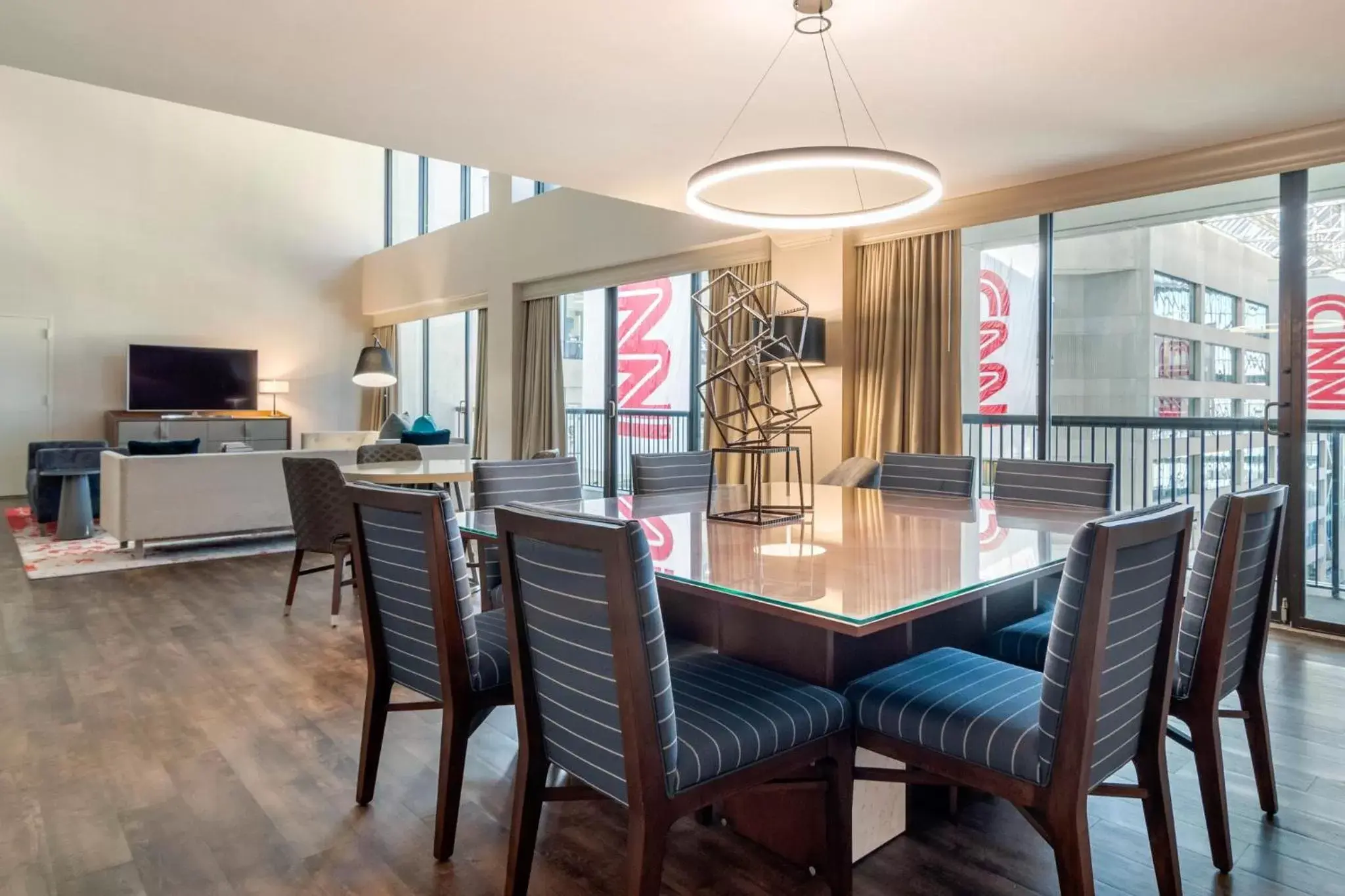 Property building, Dining Area in Omni Atlanta Hotel at CNN Center