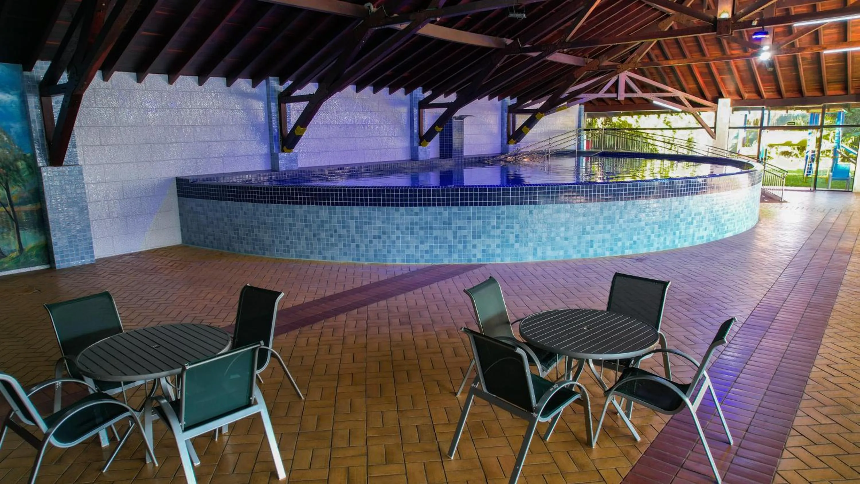 Swimming pool in Hotel Golden Park Internacional Foz & Convenções By Nacional Inn