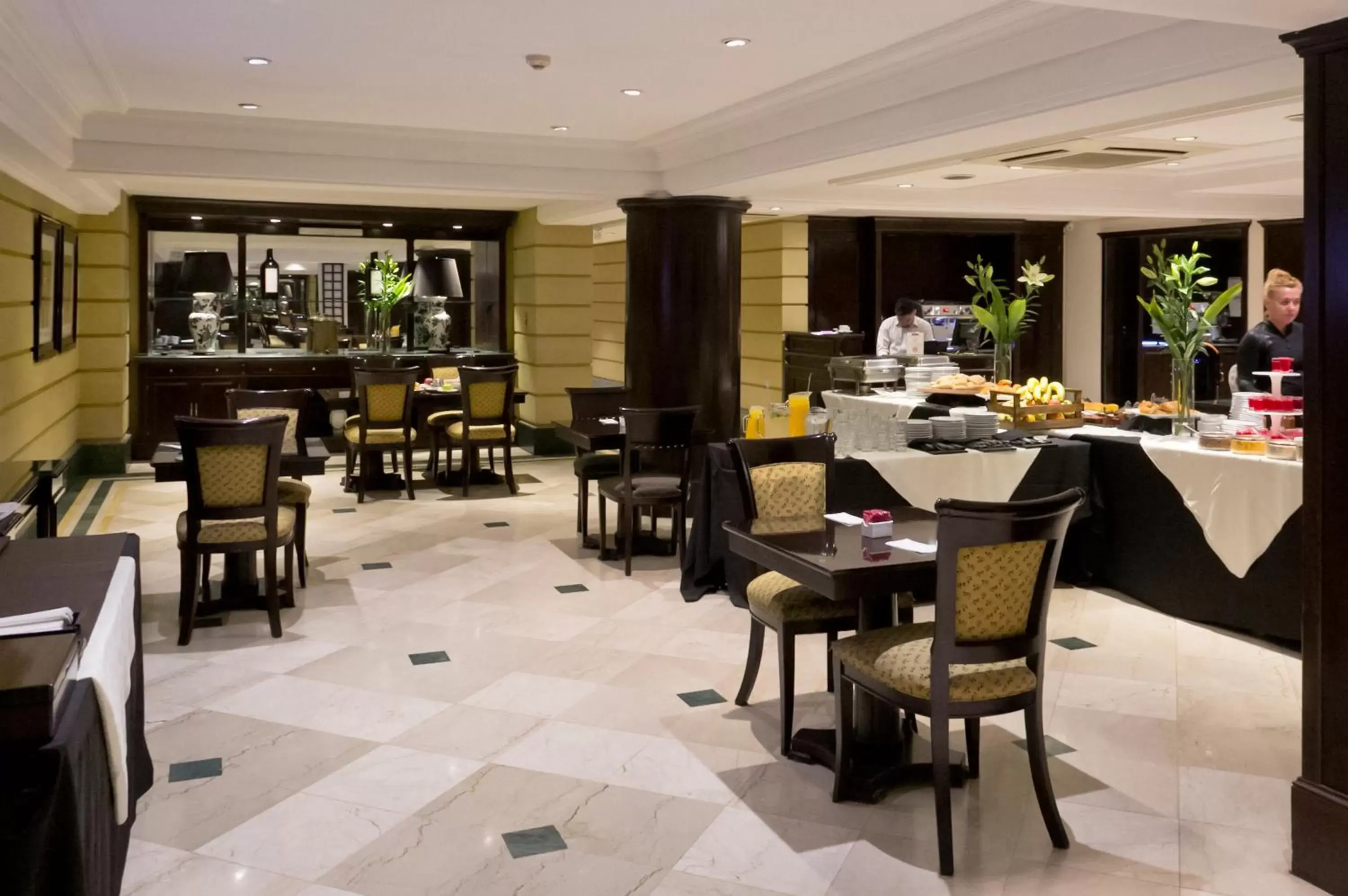 People, Restaurant/Places to Eat in Amerian Executive Hotel Mendoza