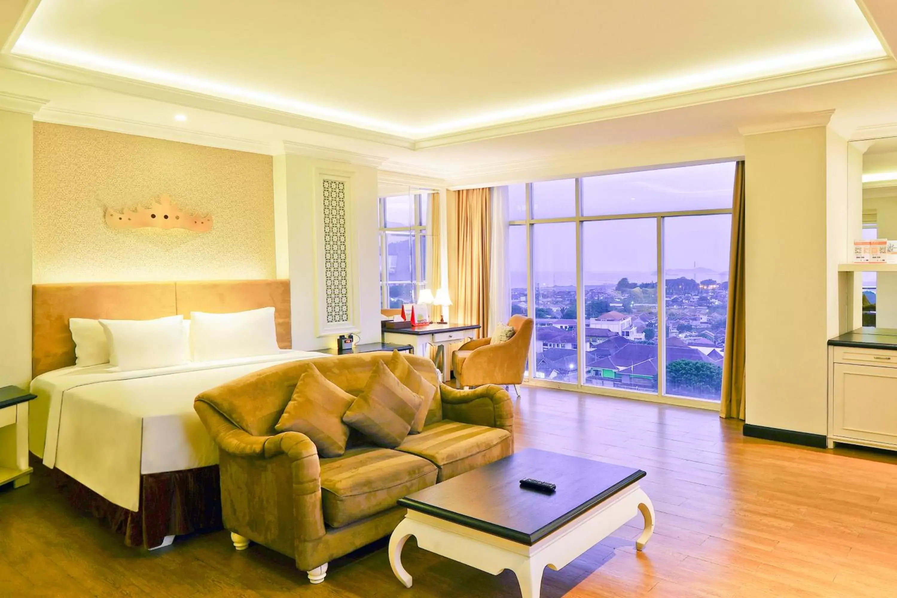 Bedroom, Seating Area in Swiss-Belhotel Lampung
