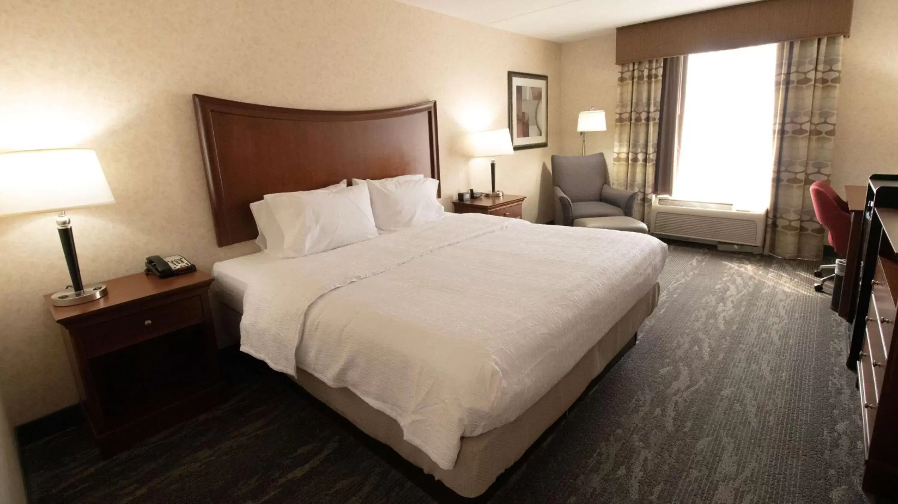 Bedroom, Bed in Hampton Inn & Suites Richmond/Virginia Center