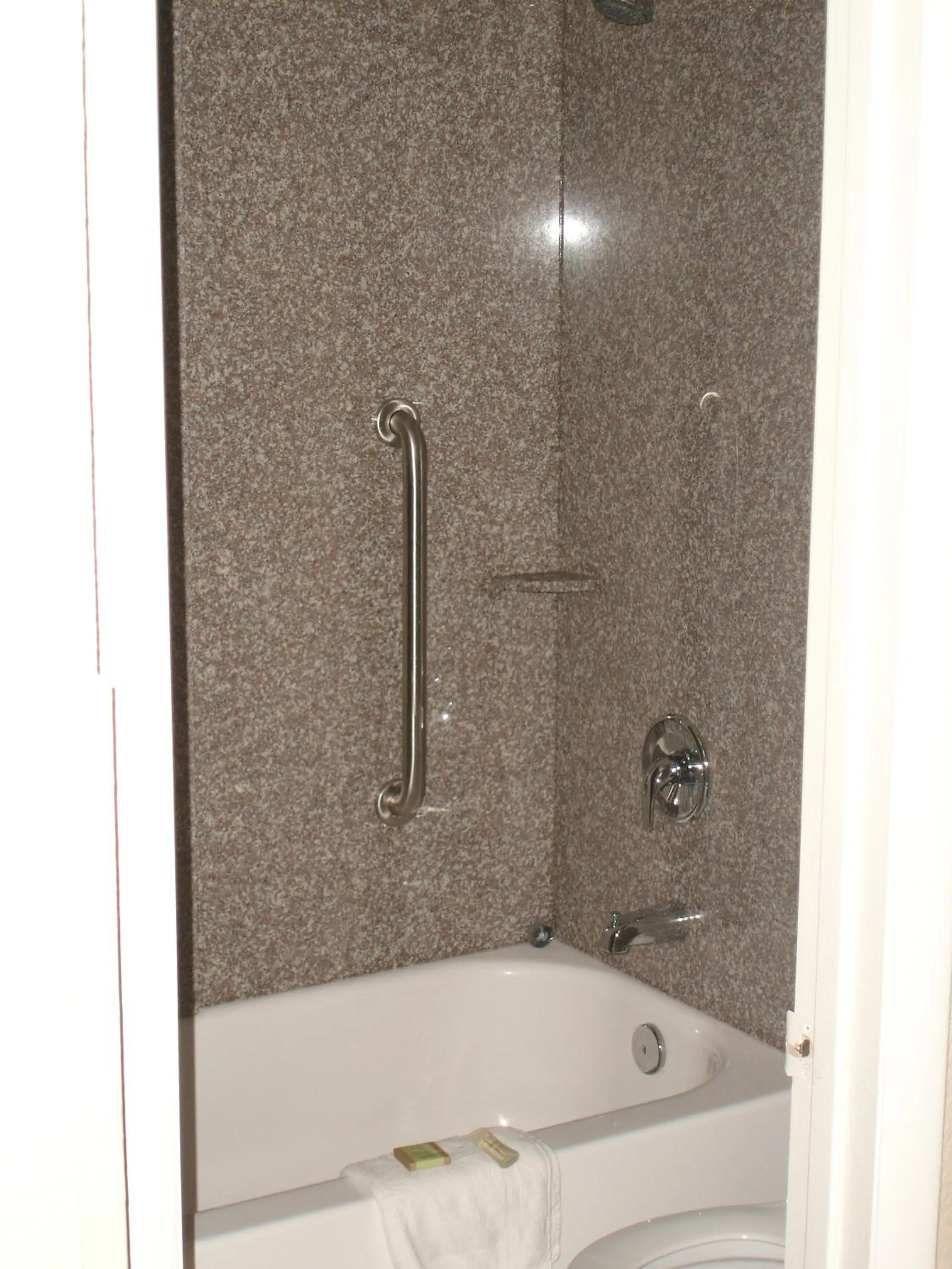 Bathroom in Super 8 by Wyndham Chattanooga/East Ridge