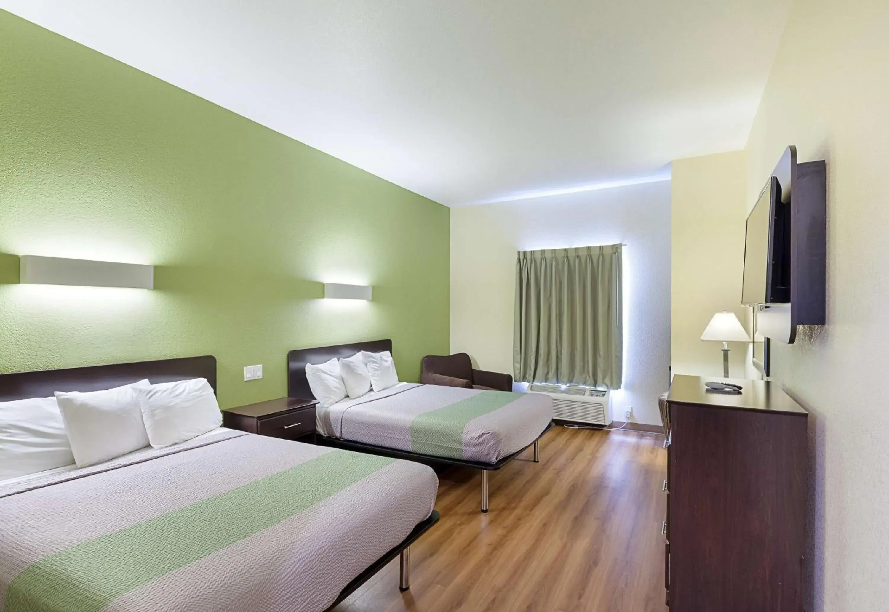 Queen Room with Two Queen Beds - single occupancy - Smoking in Motel 6-Fort Worth, TX Queen Room with Two Queen Beds - single occupancy - Smoking in Motel 6-Fort Worth, TX