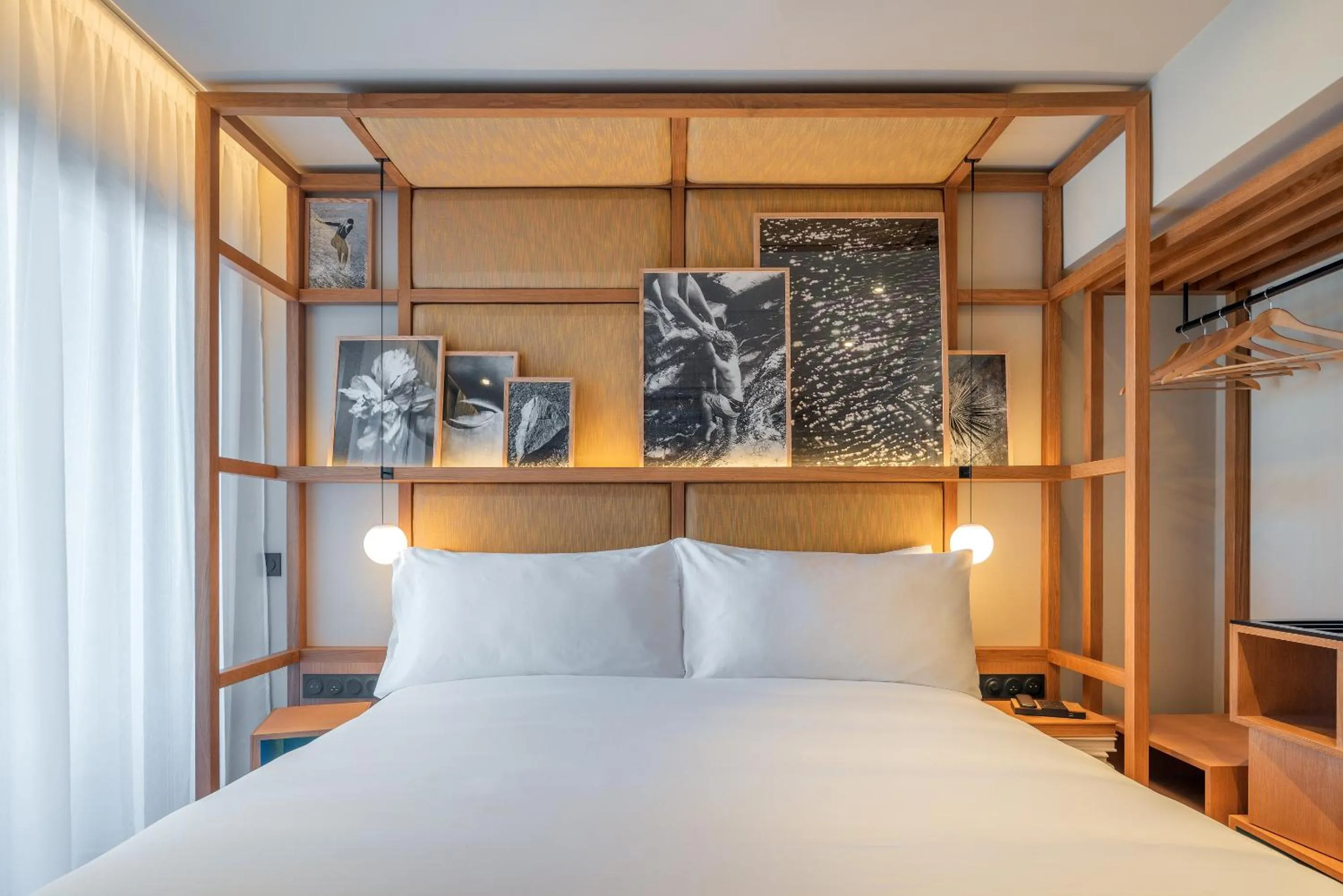 Bed in Canopy by Hilton Cannes