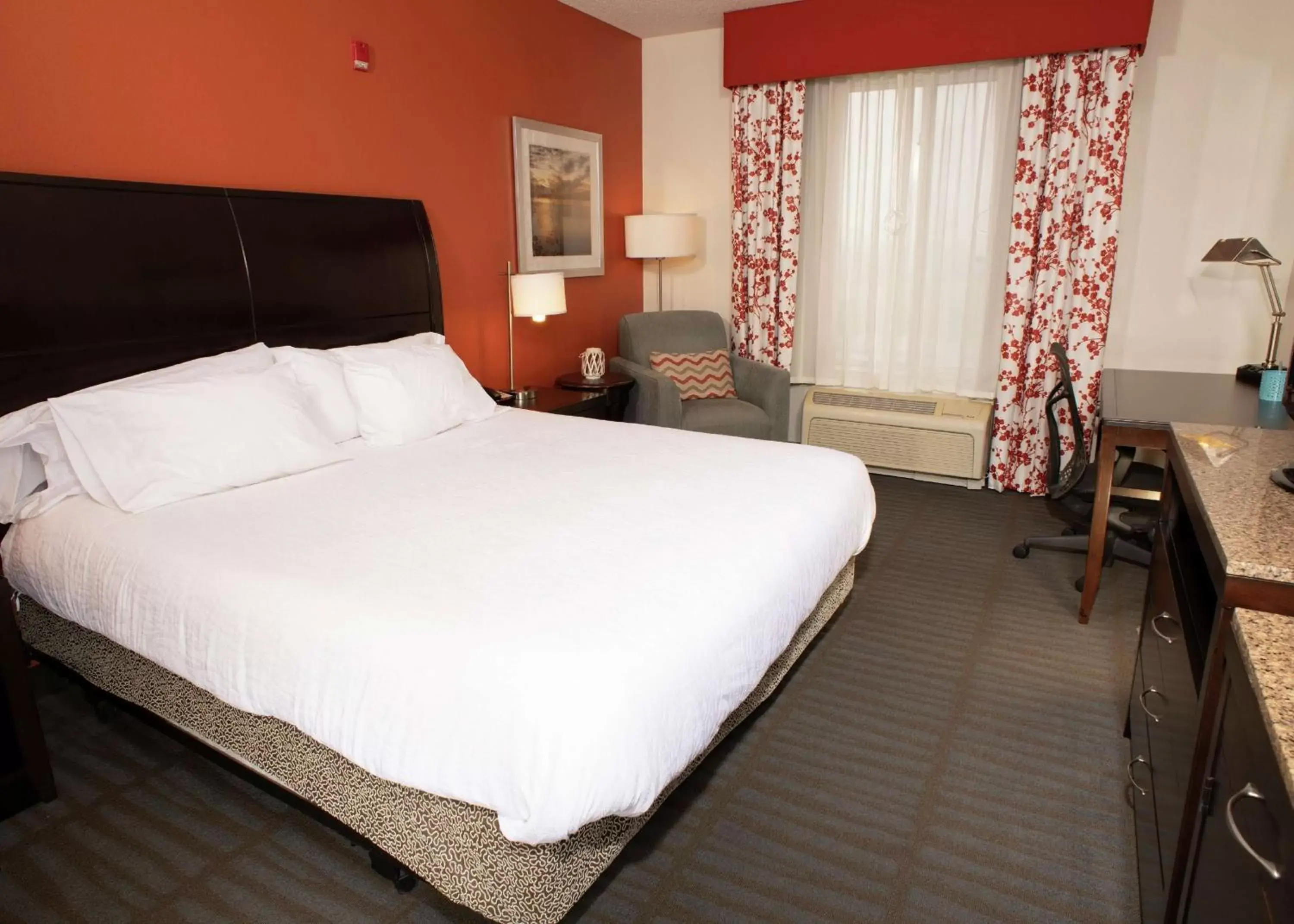 Bedroom, Bed in Hilton Garden Inn Springfield, IL