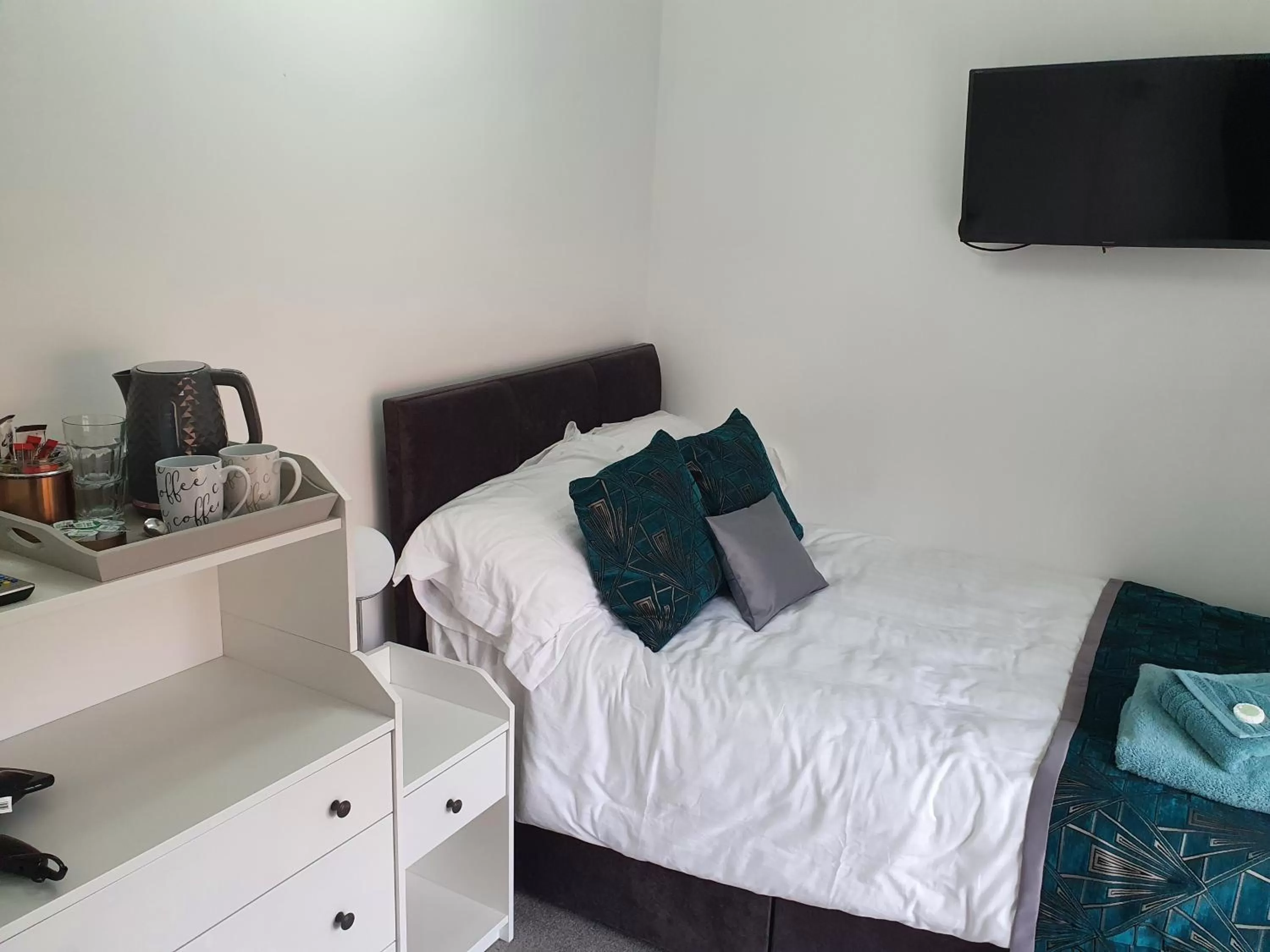 Bed in The Wheatsheaf Inn