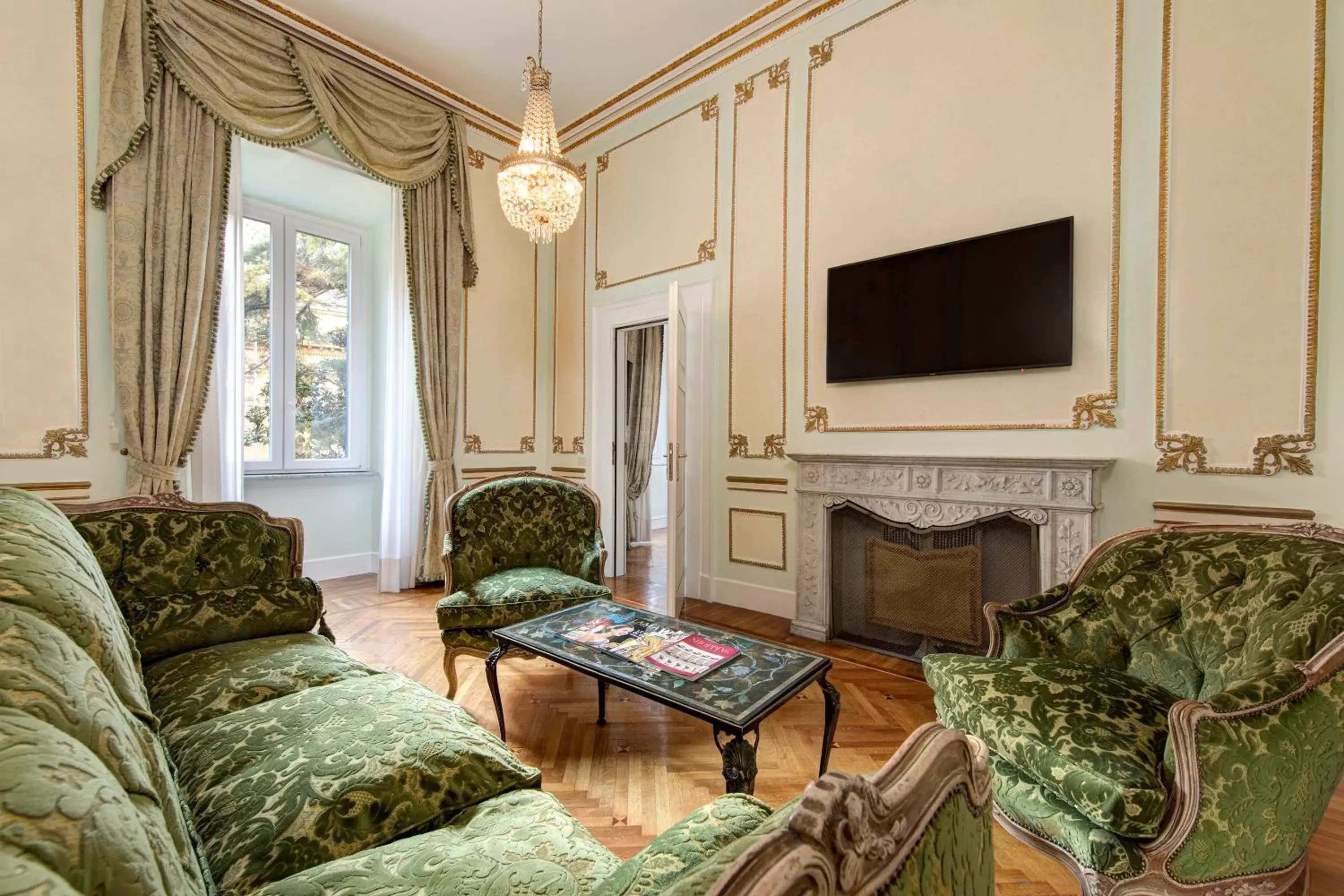 Bedroom, Seating Area in Hotel Quirinale