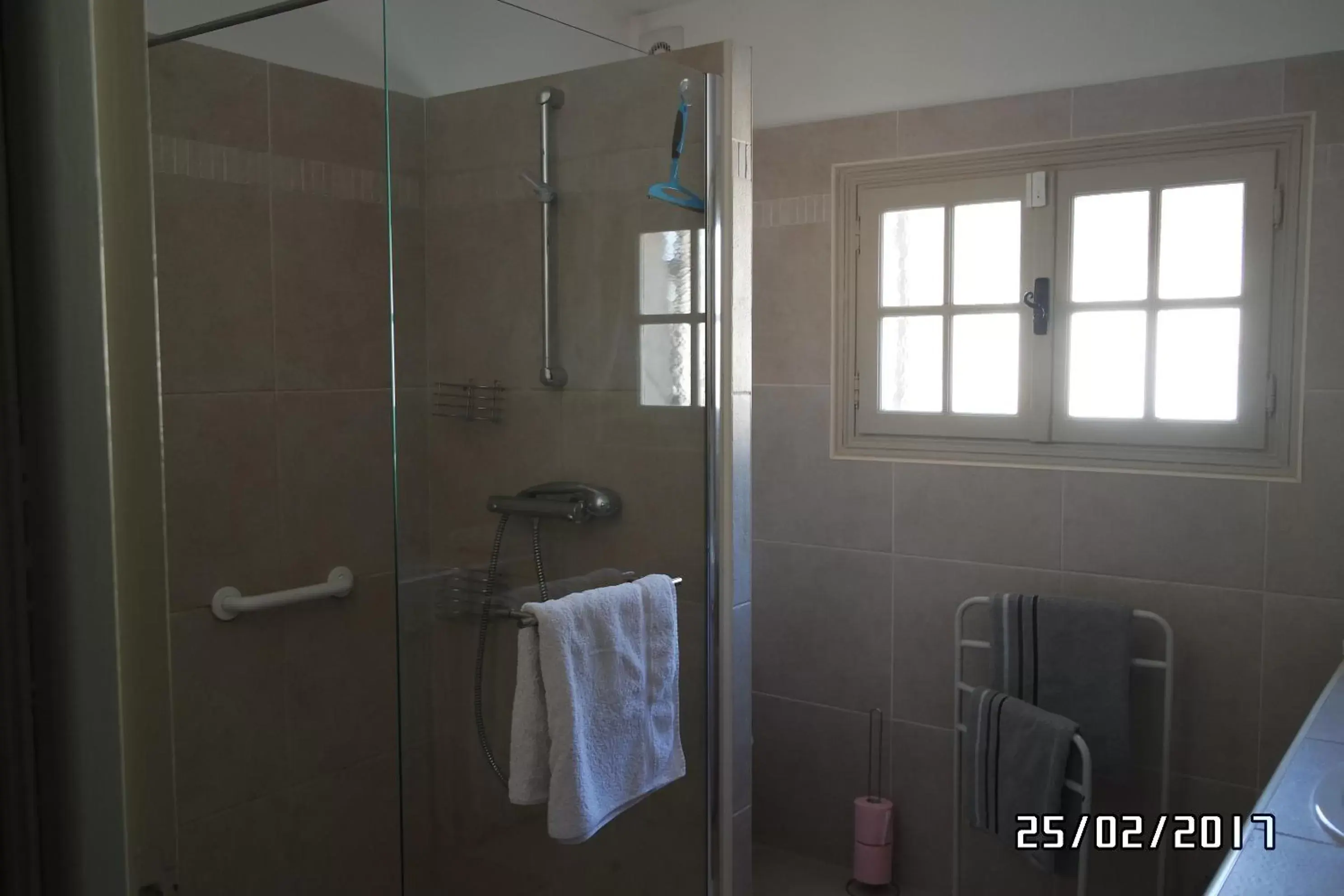 Bathroom in Mas Grimaud - Gîte- Studio et chambres d'hôtes familiales