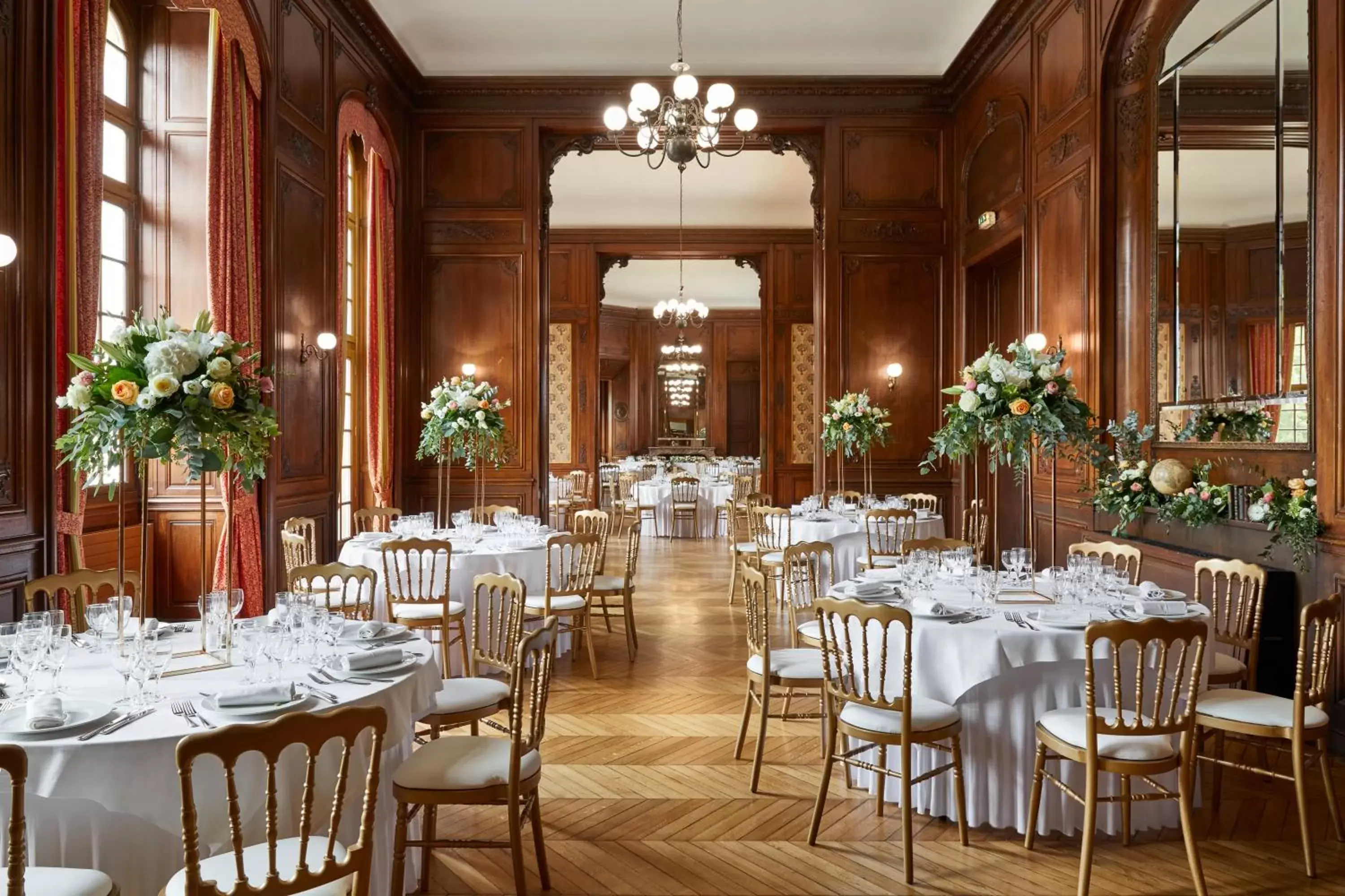 wedding, Restaurant/Places to Eat in Chateau de Montvillargenne