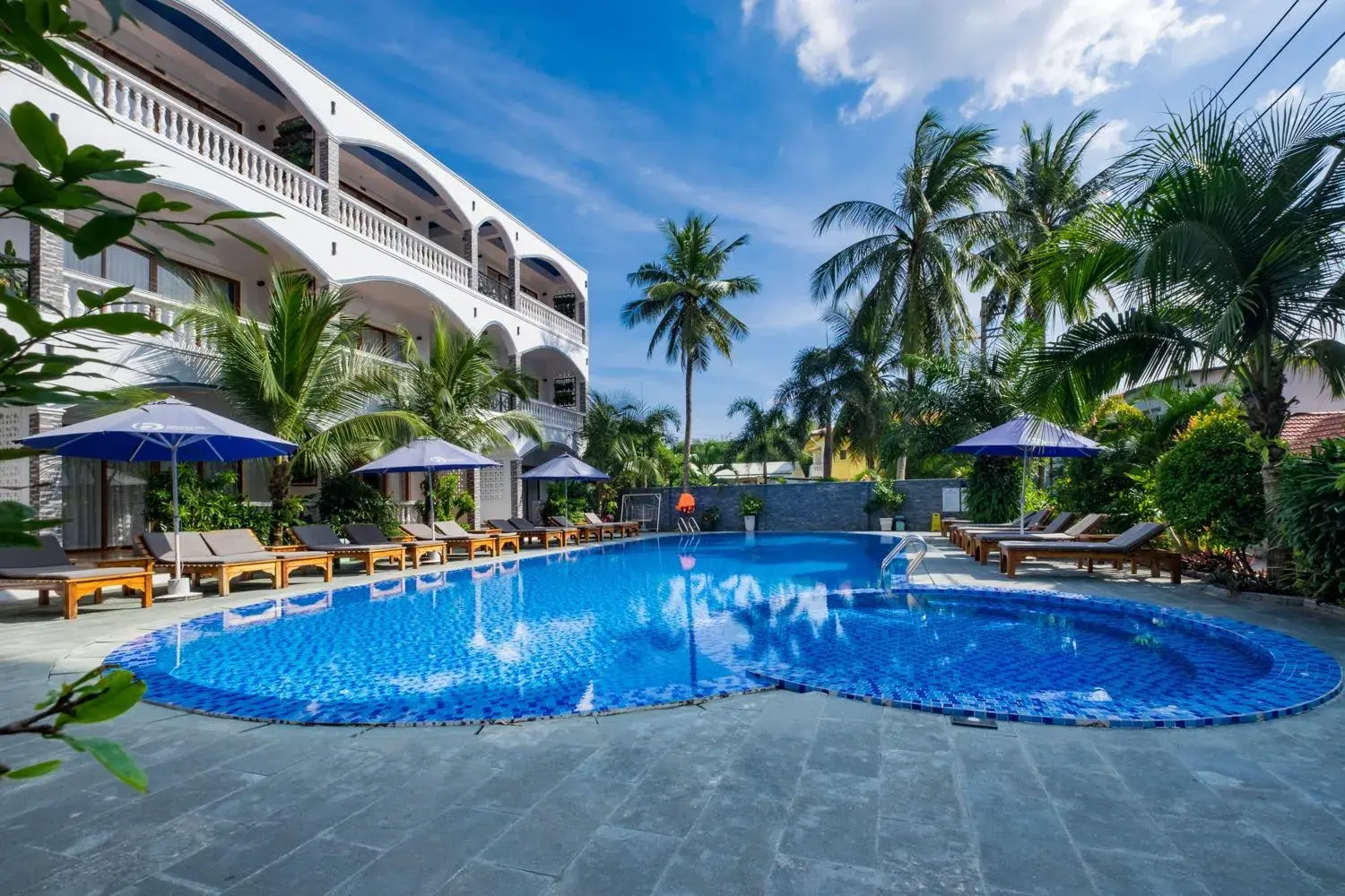Property building in Brenta Phu Quoc Hotel Property building in Brenta Phu Quoc Hotel