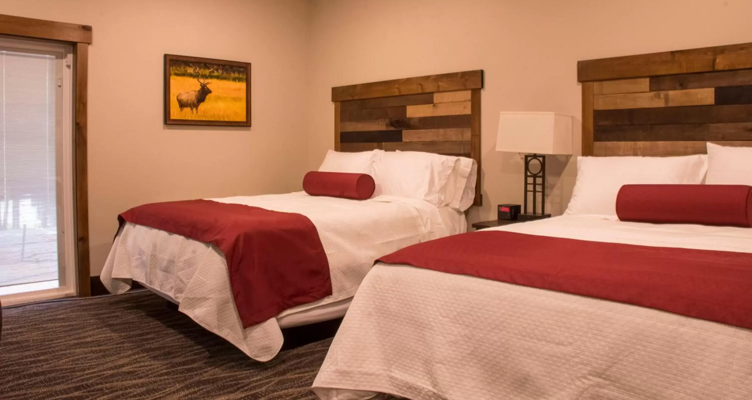 Bedroom, Bed in Sawtelle Mountain Resort
