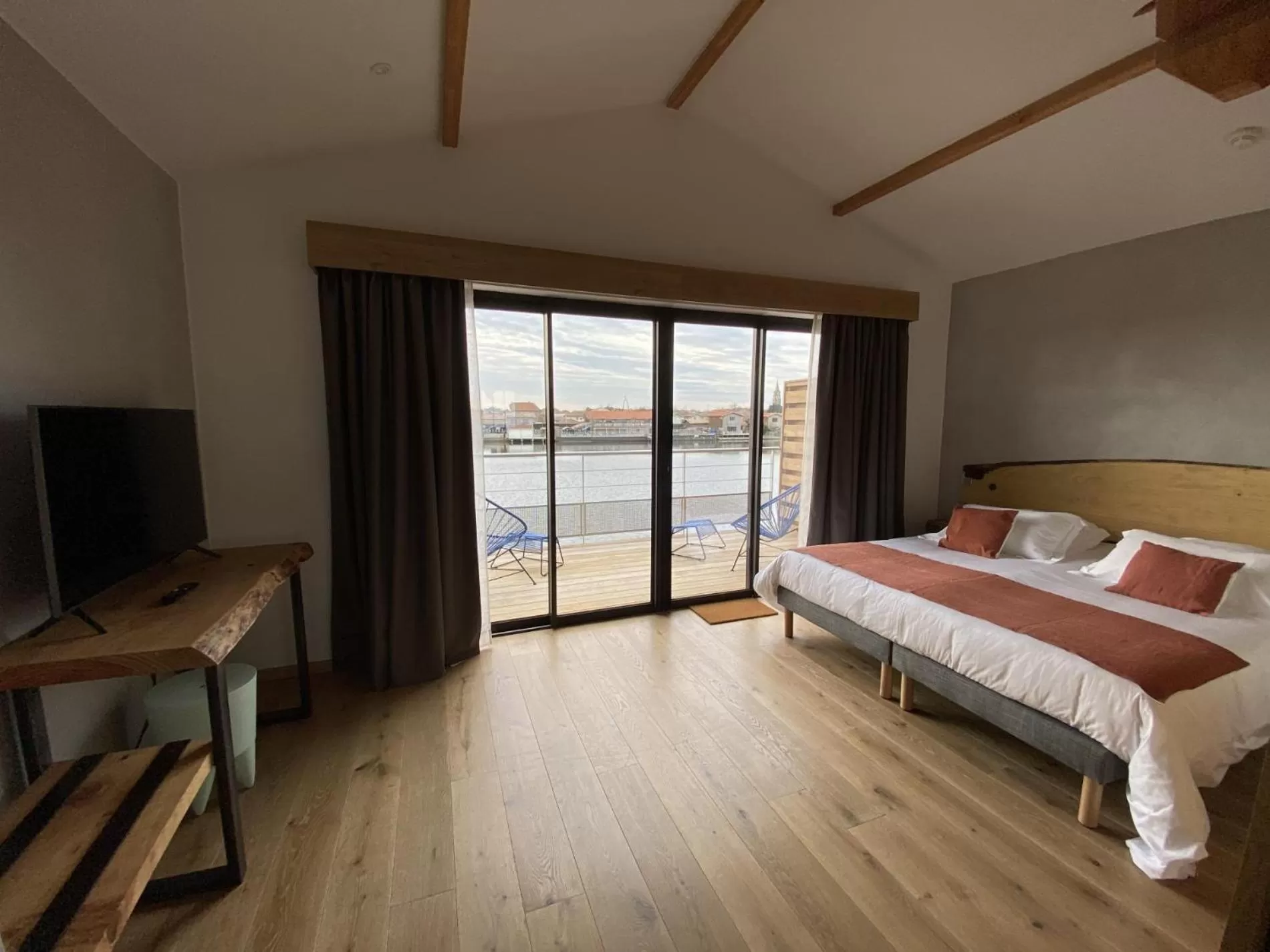 Bed in LES 12 DE LARROS