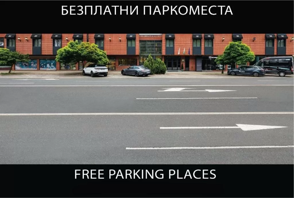 Parking in -- ESTE PARK HOTEL -- part of Urban Chic Luxury Design Hotels - Parking & Compliments - next to Shopping & Dining Mall Plovdiv
