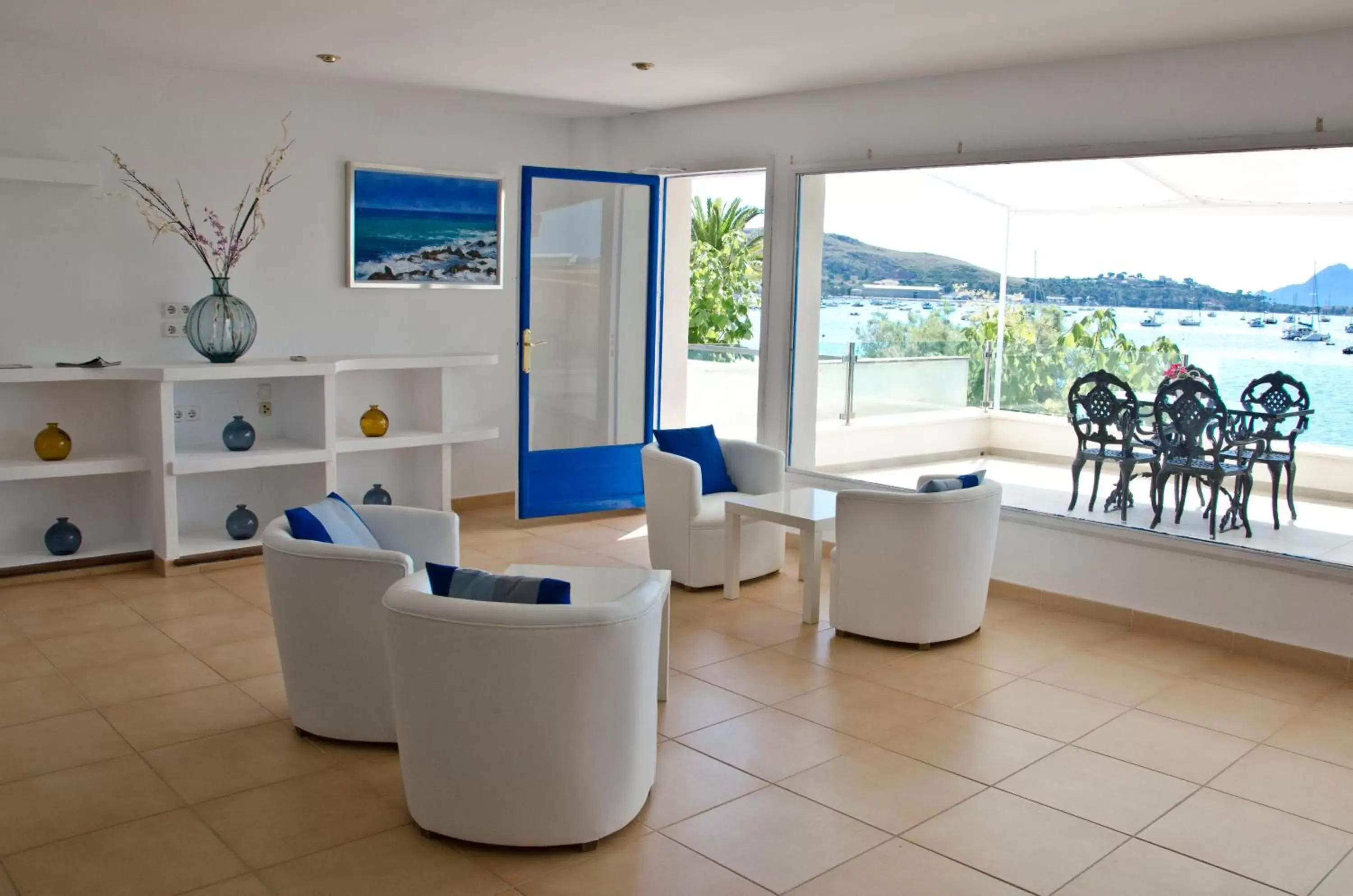 Lounge or bar in Hotel Capri