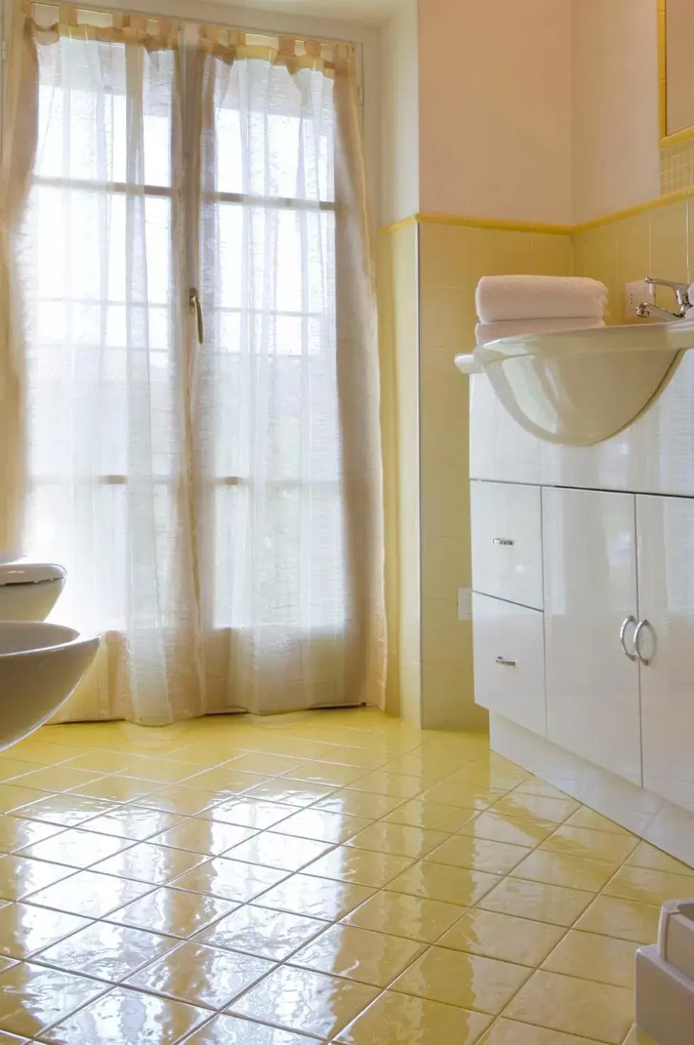 Shower, Bathroom in Barchi Resort - Apartments & Suites