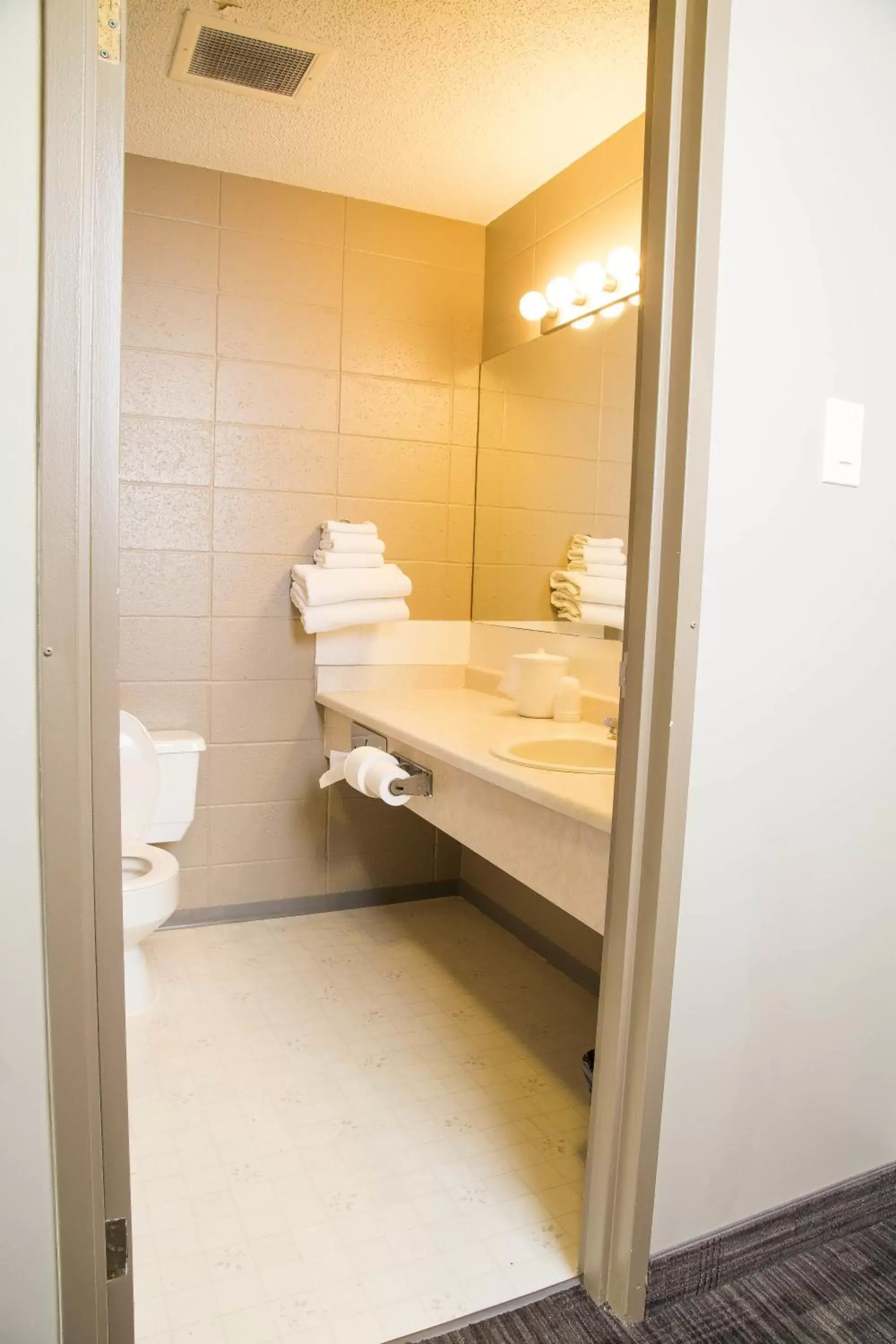 Bathroom in Sandstone Motel