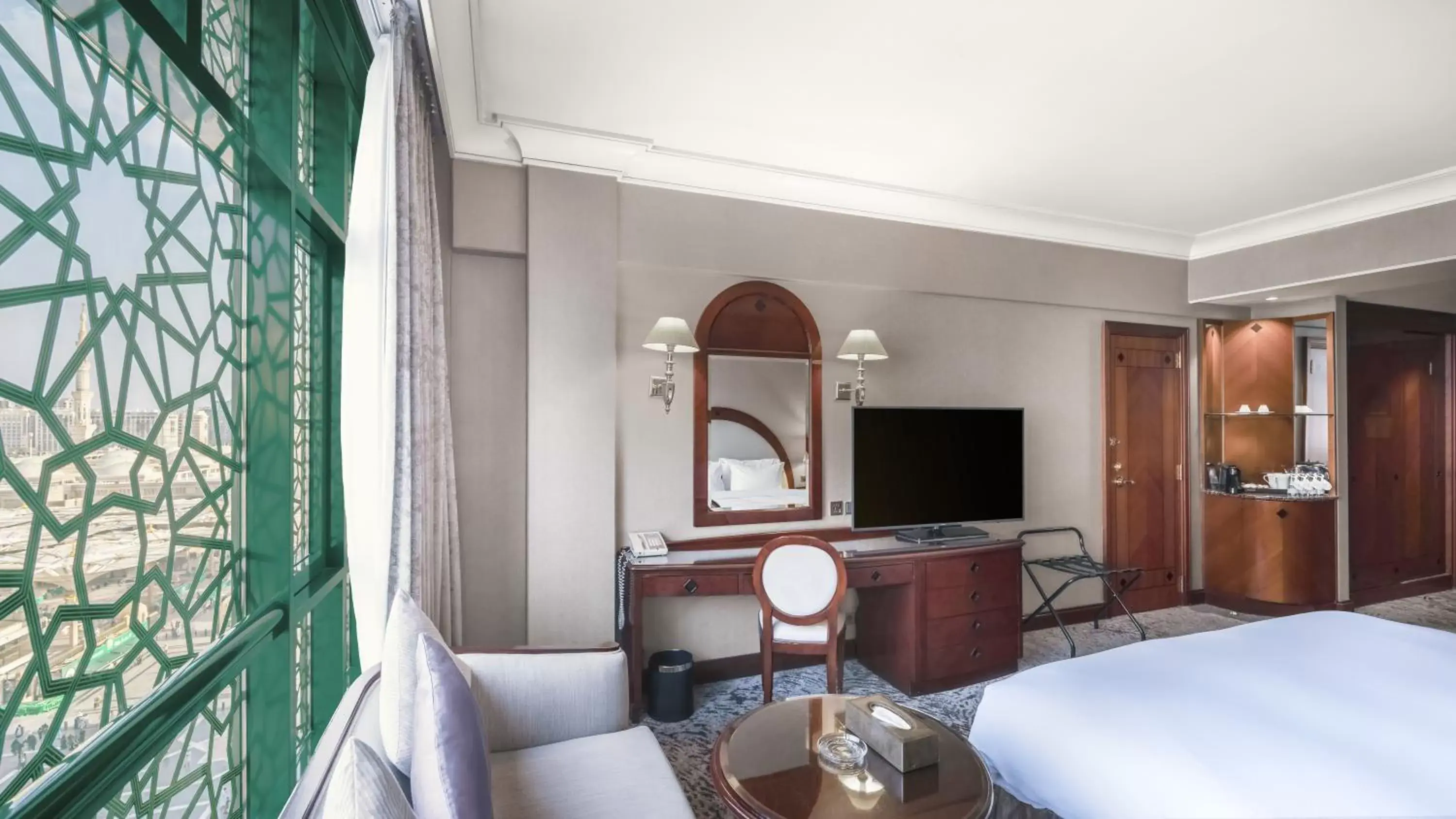 Bedroom, TV/Entertainment Center in Madinah Hilton Hotel