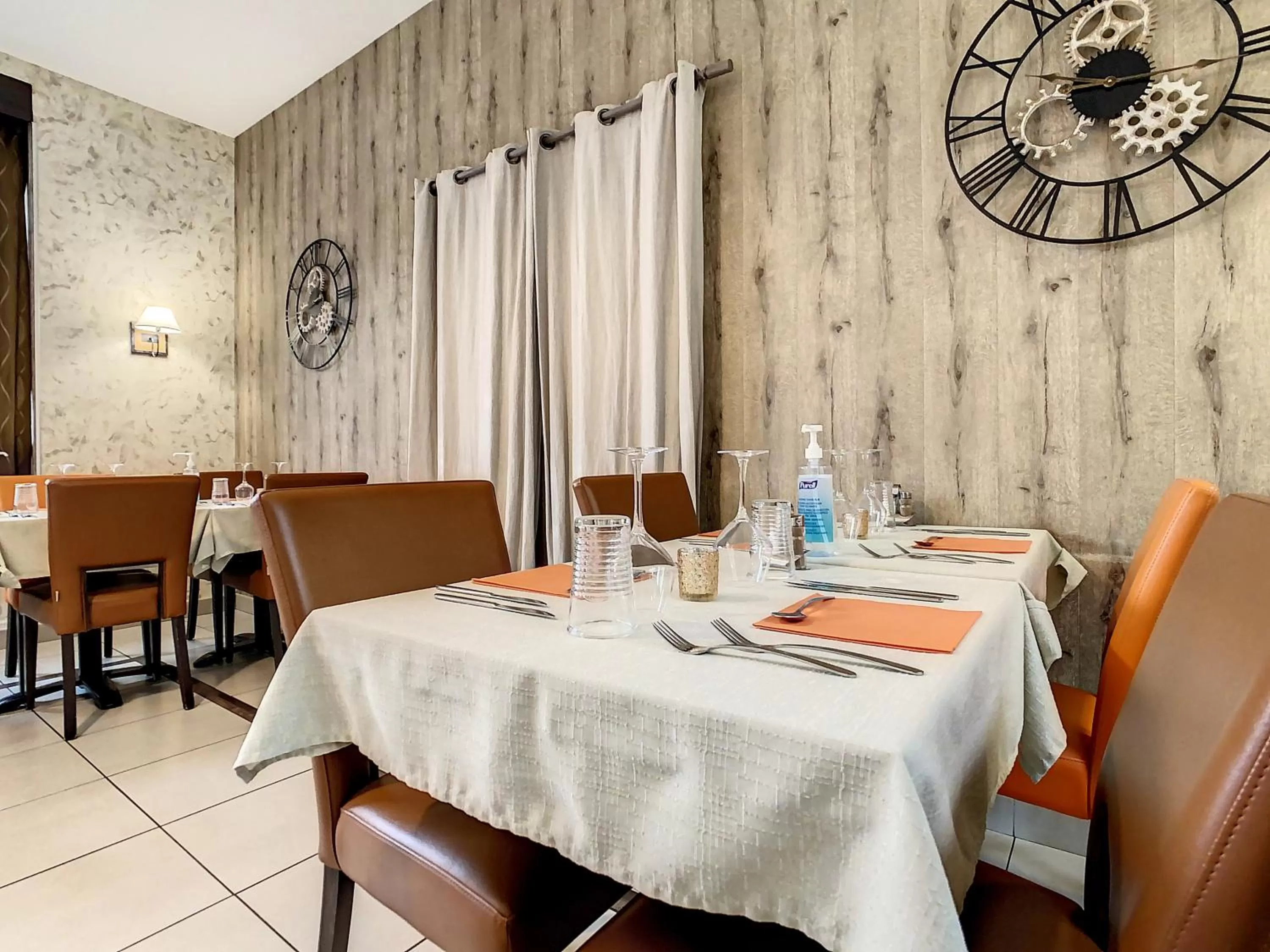 Restaurant/places to eat in Logis Hotel Beaudon