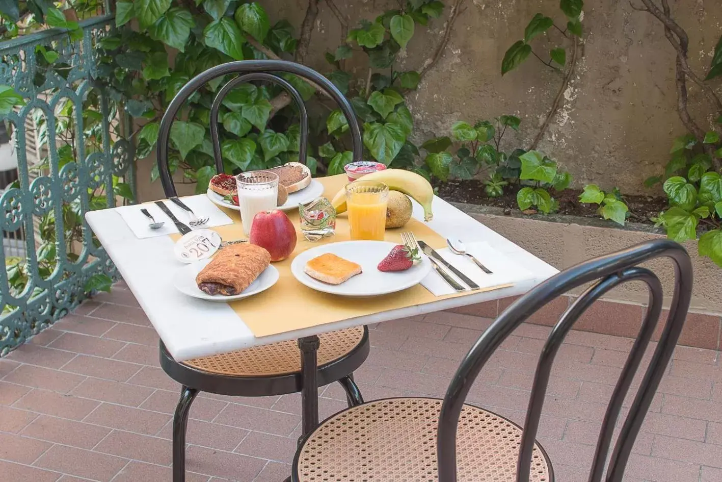 Balcony/Terrace, Breakfast in Hotel Torino Porta Susa