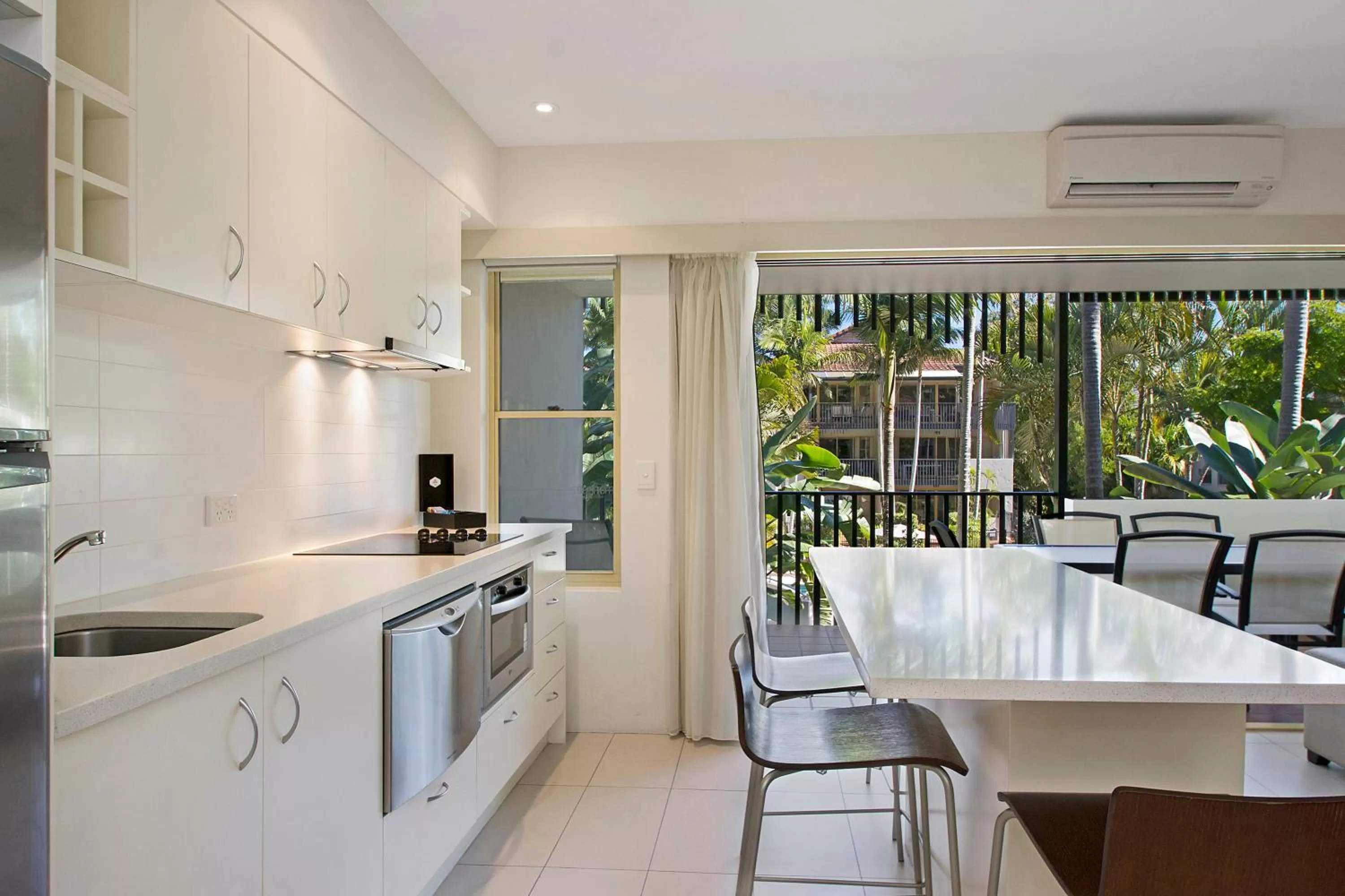Kitchen or kitchenette in Mantra French Quarter Noosa