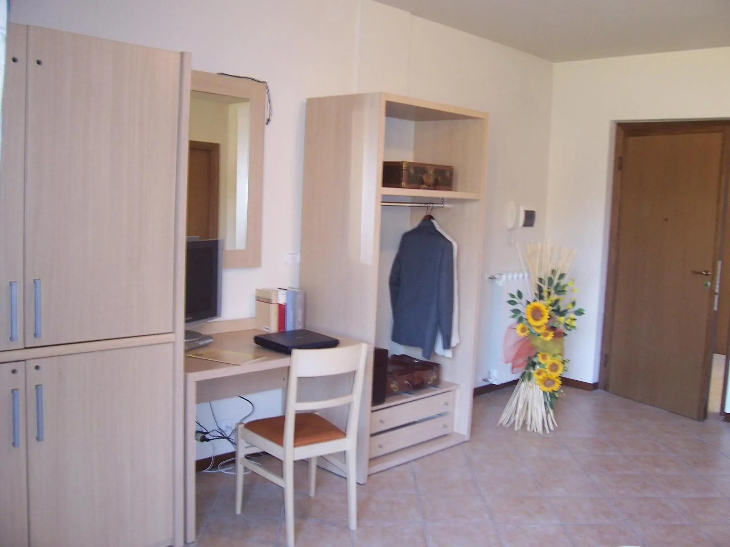 Seating area, Dining Area in Hotel Ristorante Tre Leoni