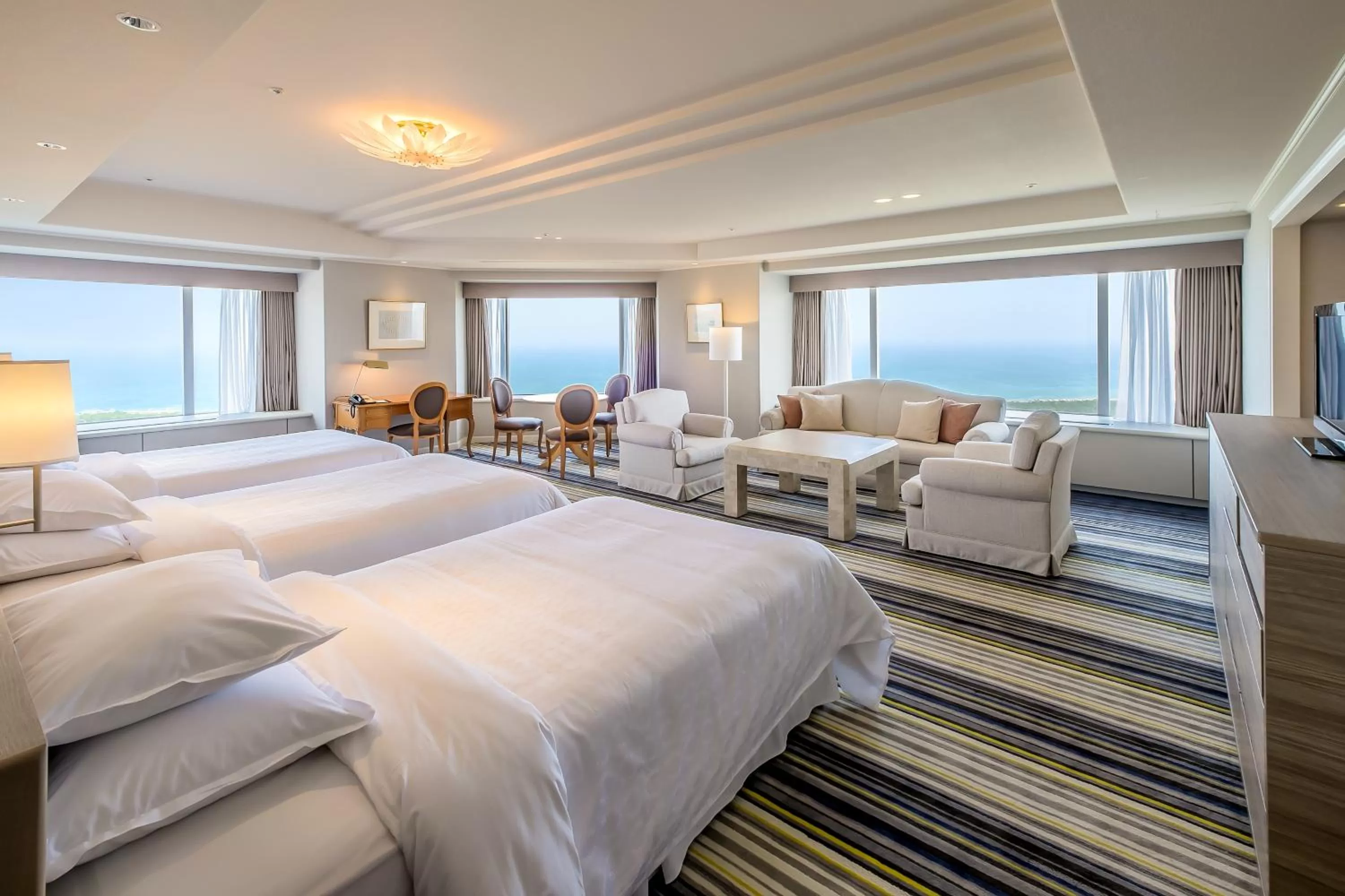 Queens Family Room - Non-Smoking in Sheraton Grande Ocean Resort