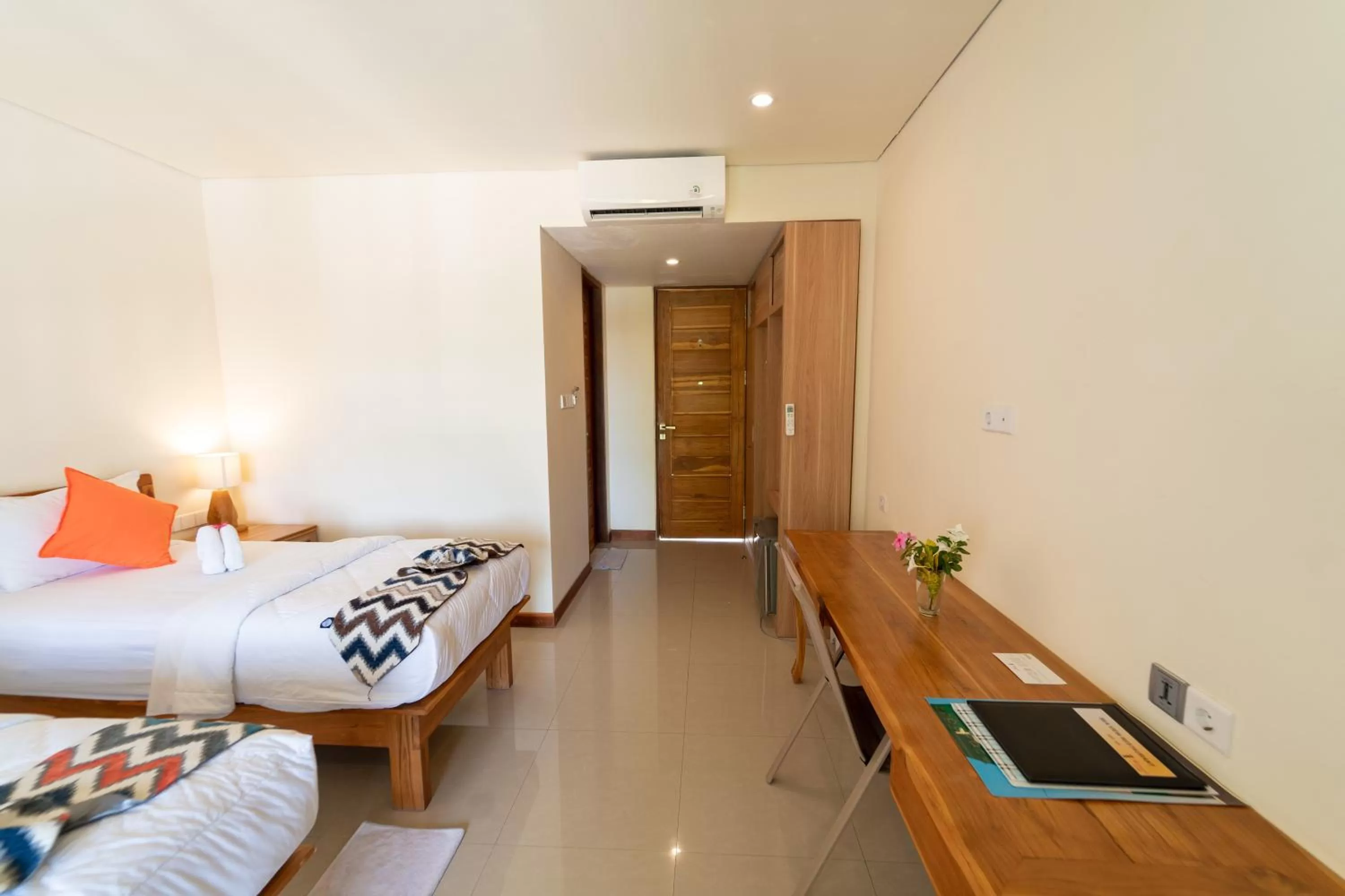 Bedroom, Bed in Komodo Lodge