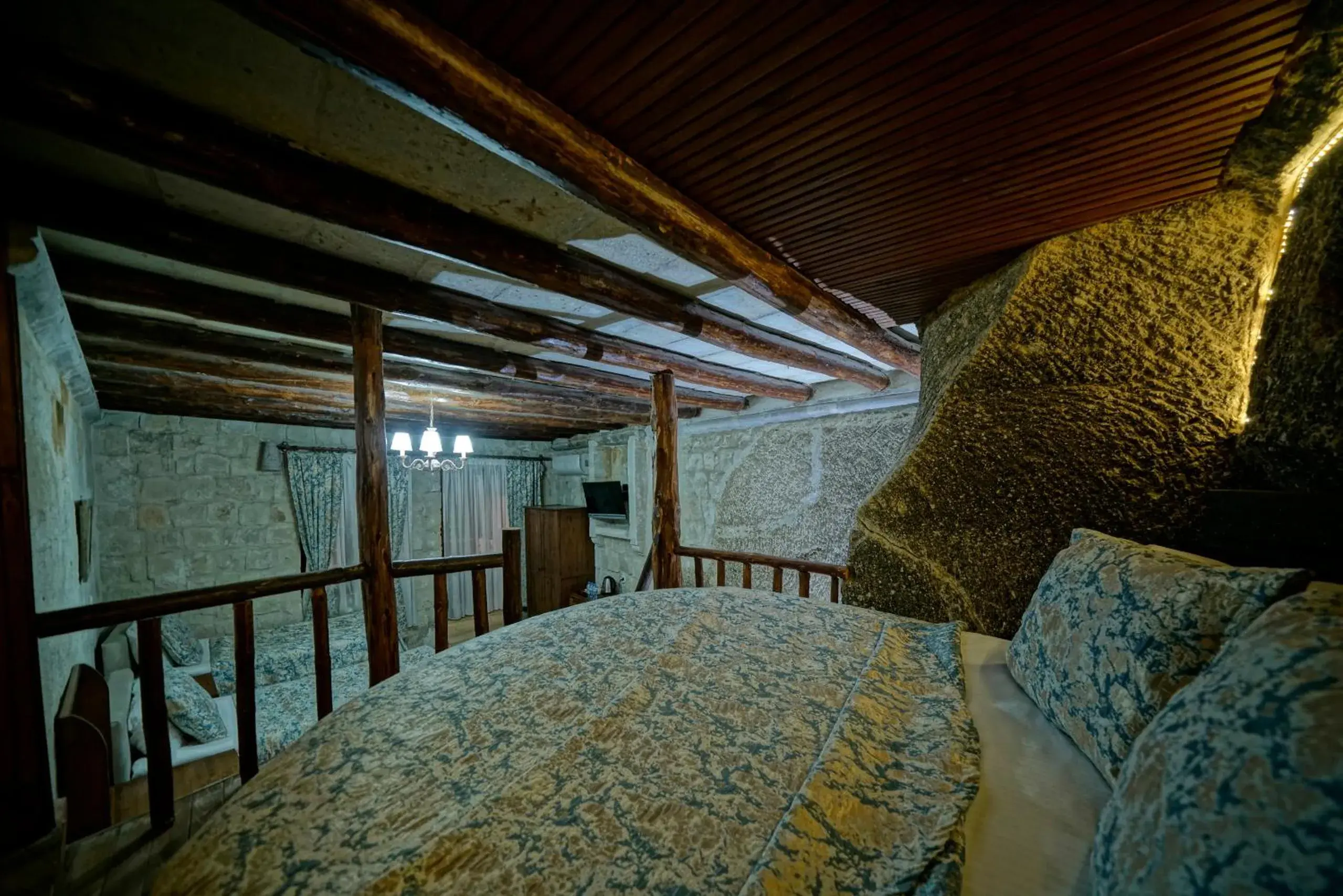 Photo of the whole room, Bed in Holiday Cave Hotel