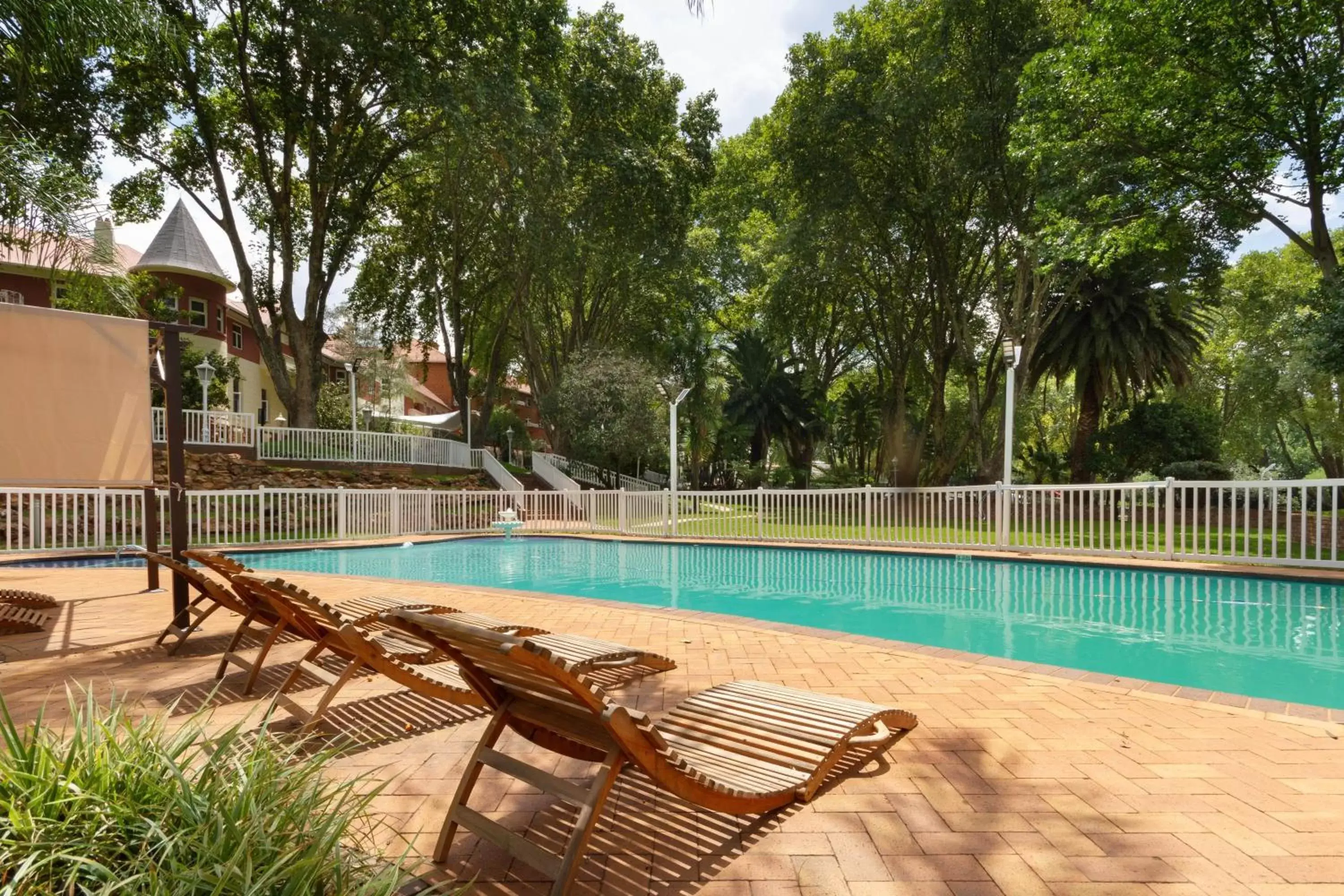 Swimming Pool in Holiday Inn - Johannesburg Sunnyside Park, an IHG Hotel