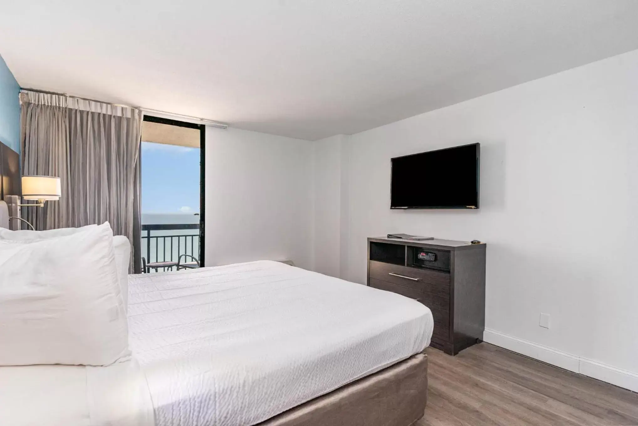 Bedroom in Sun N Sand Resort