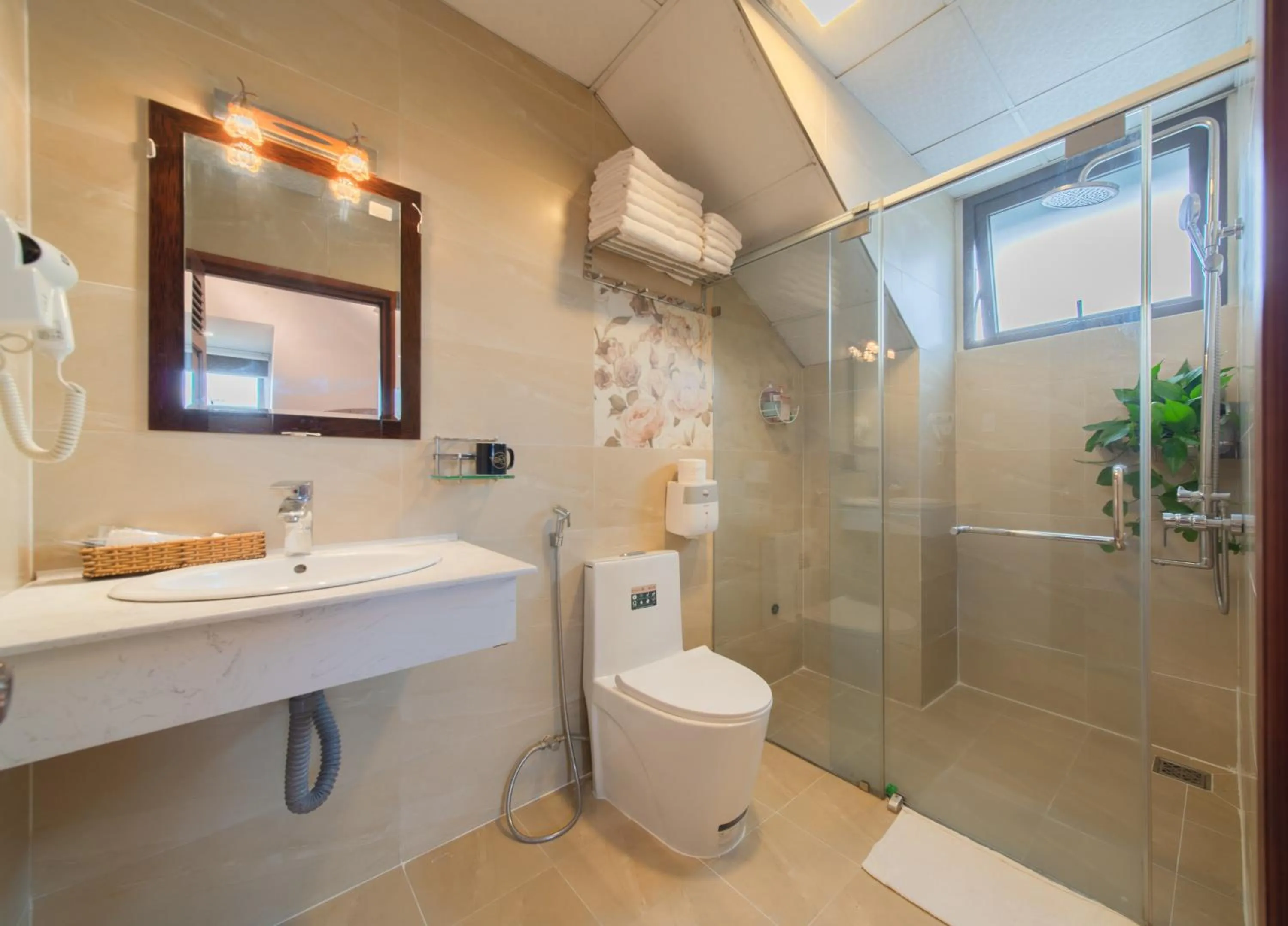 Shower in Tasme Hotel