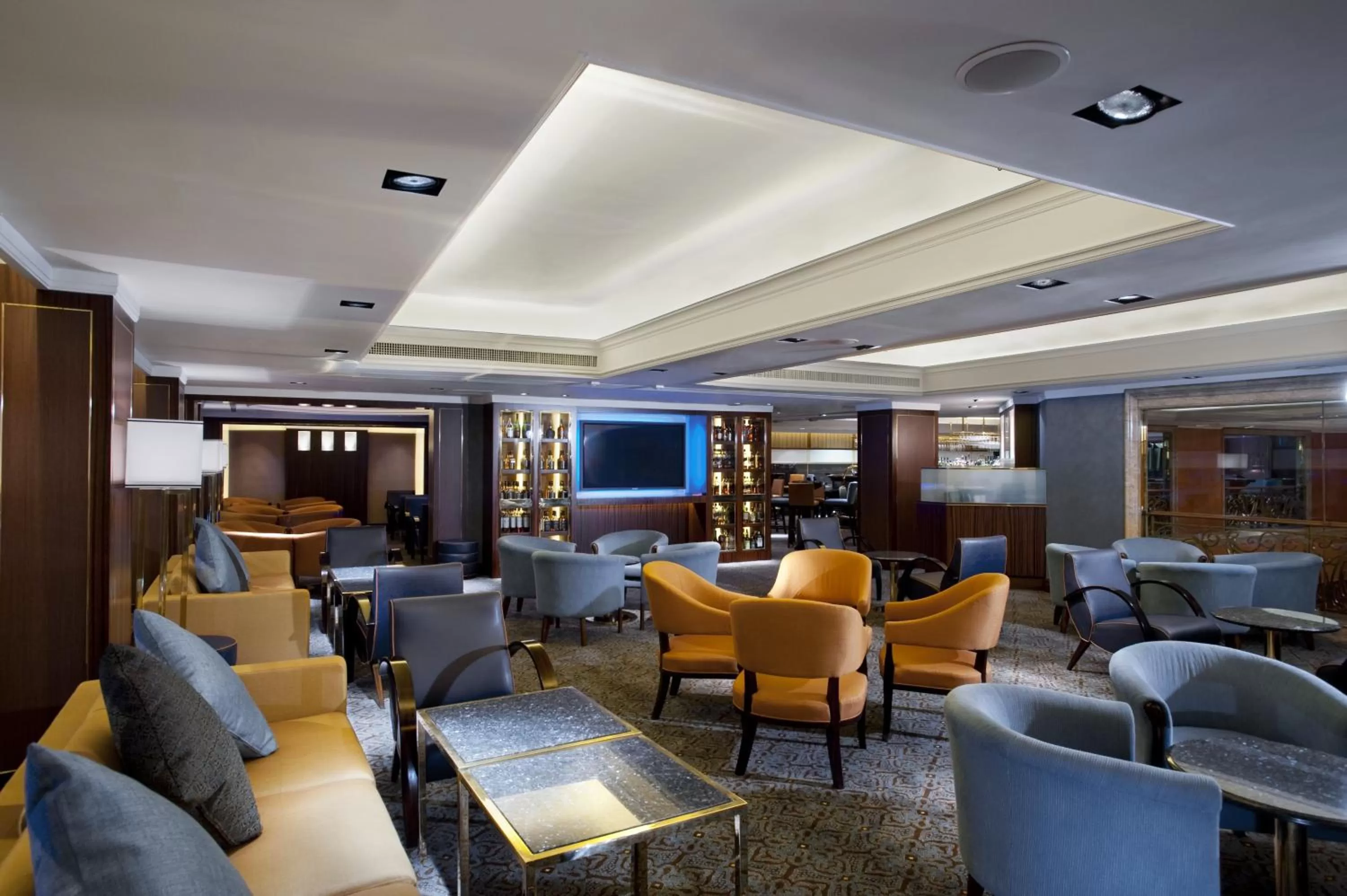 Lounge or bar in Holiday Inn Golden Mile by IHG