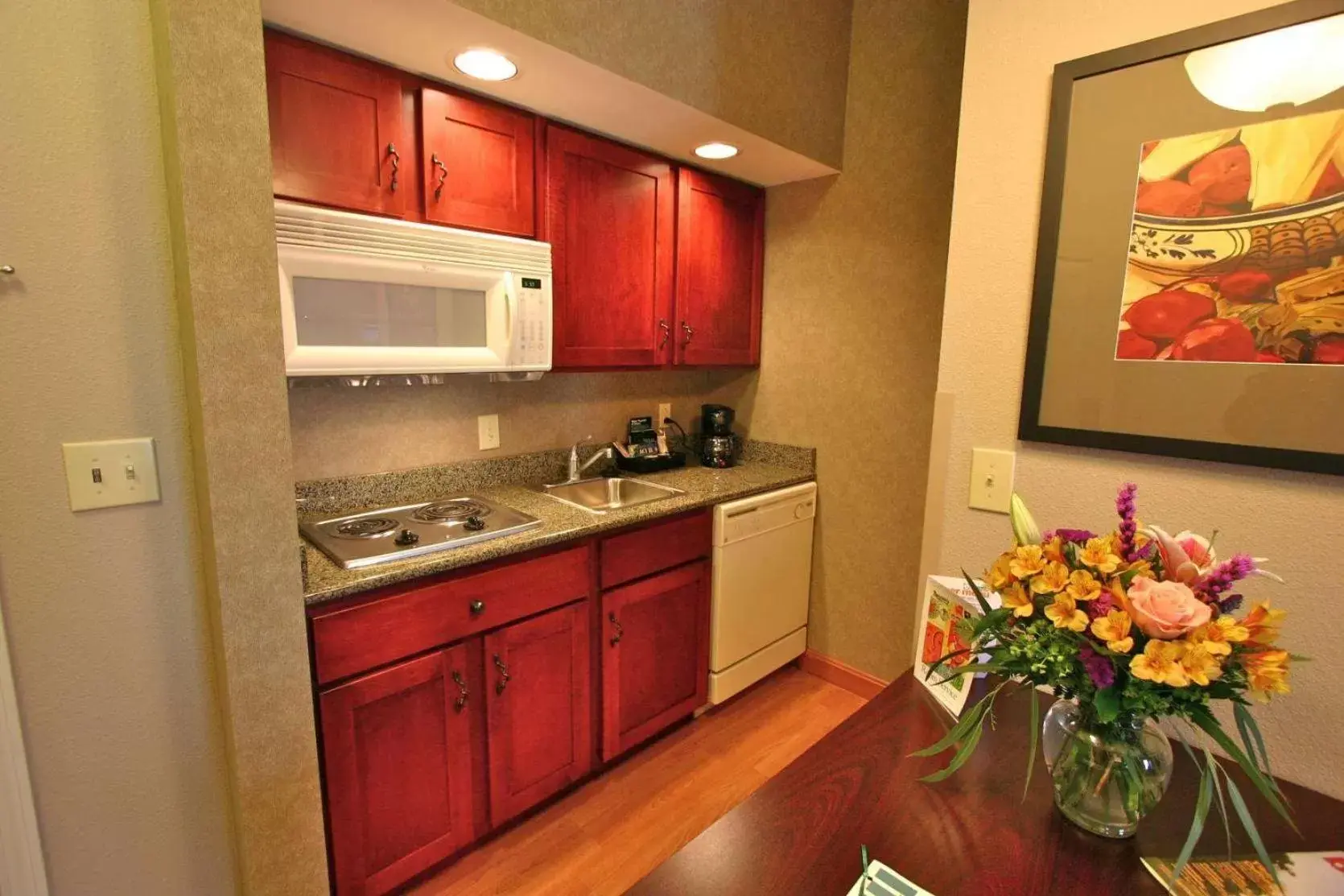 Kitchen or kitchenette, Kitchen/Kitchenette in Homewood Suites by Hilton Bloomington
