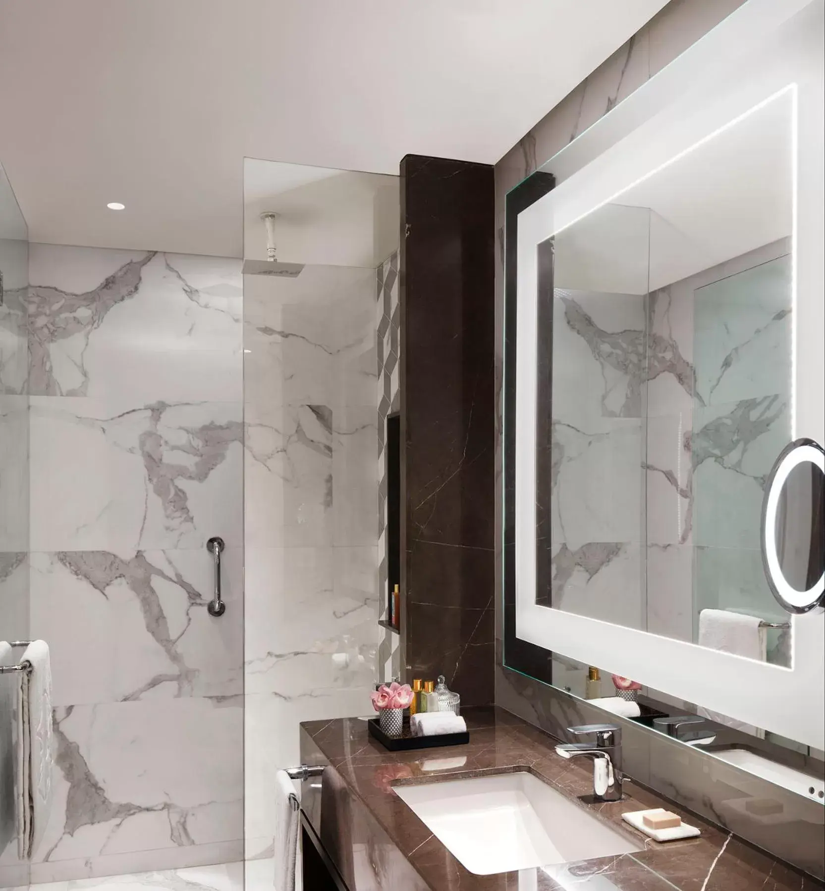 Shower, Bathroom in Taj Wellington Mews Chennai