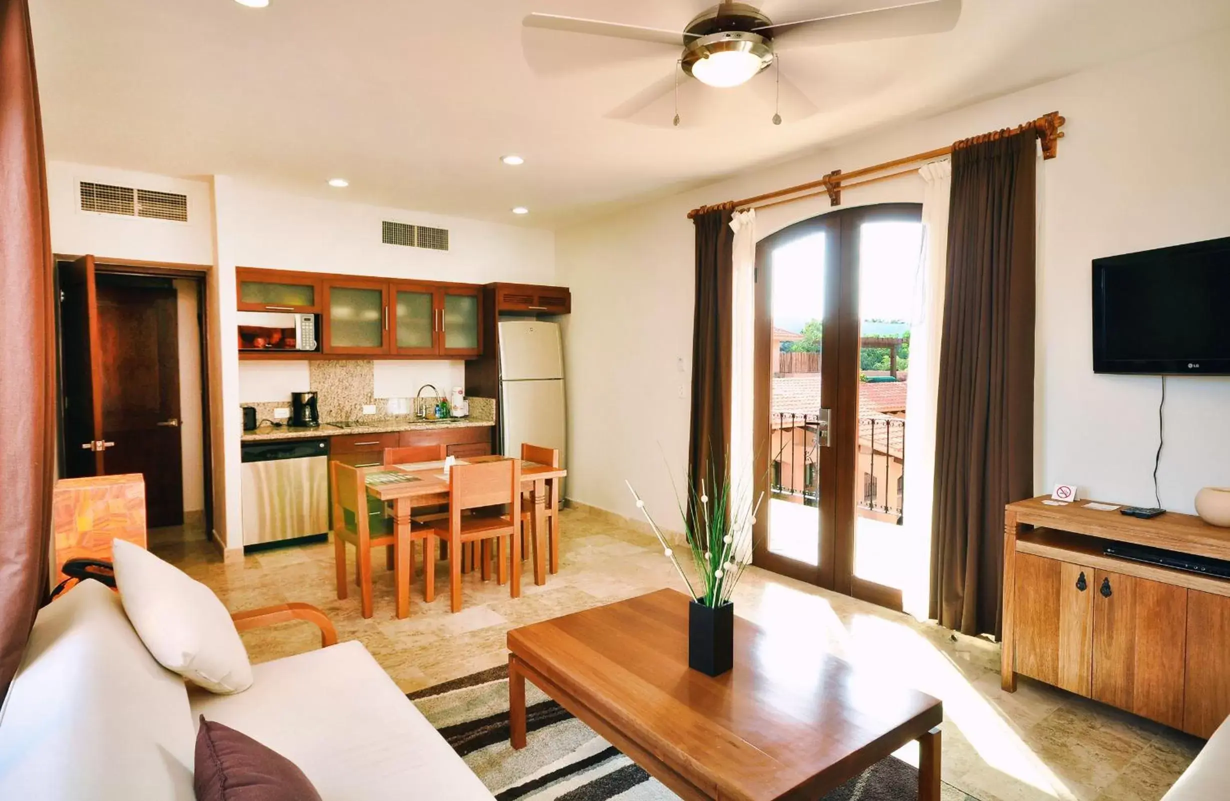 Day, Dining Area in Acanto Hotel Playa del Carmen, Trademark Collection by Wyndham